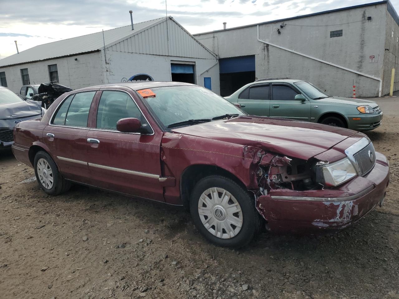 Photo 3 VIN: 2MEFM74W34X665597 - MERCURY GRAND MARQUIS 