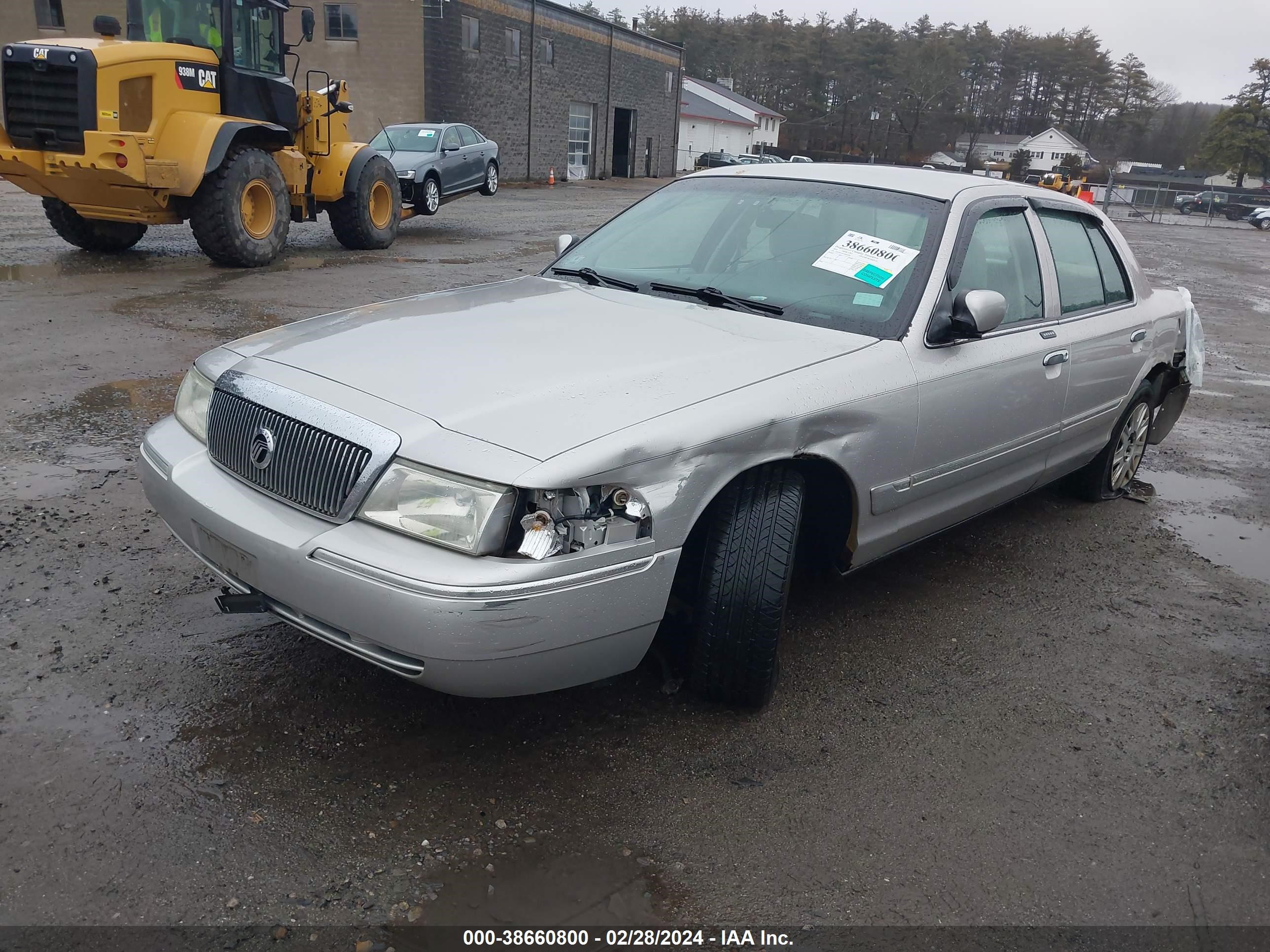 Photo 1 VIN: 2MEFM74W34X689981 - MERCURY GRAND MARQUIS 