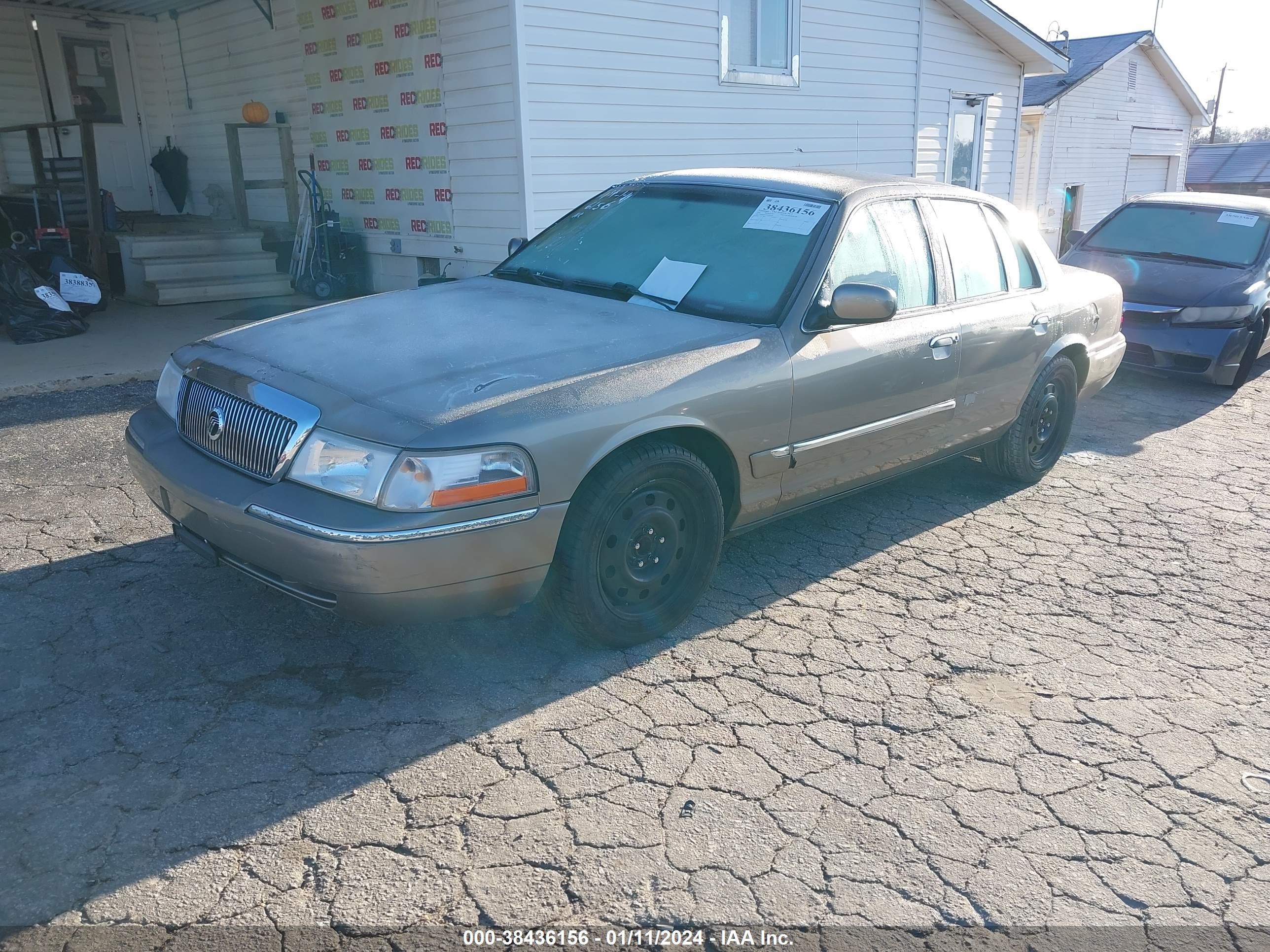 Photo 1 VIN: 2MEFM74W35X667044 - MERCURY GRAND MARQUIS 