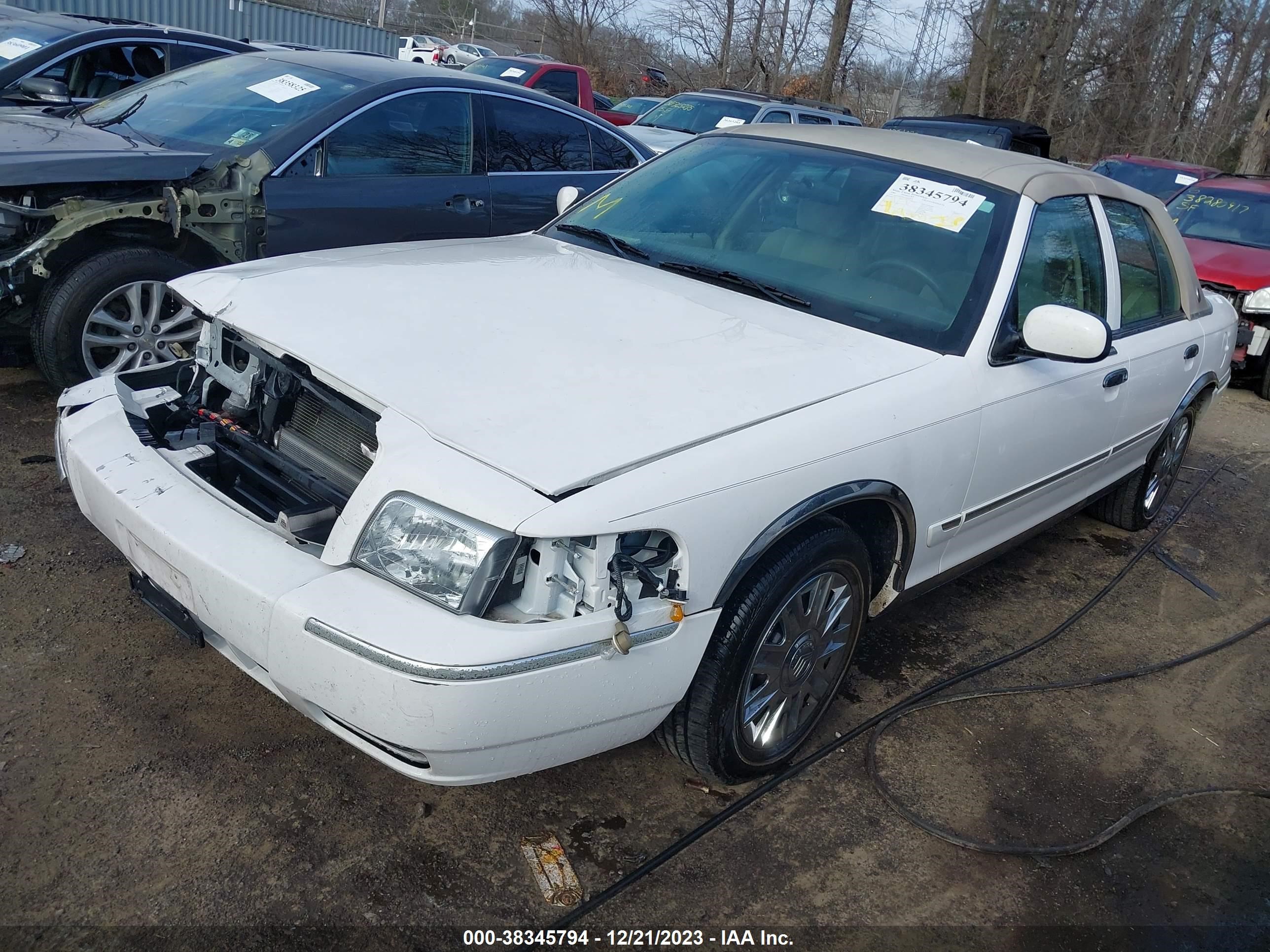 Photo 1 VIN: 2MEFM74W36X602874 - MERCURY GRAND MARQUIS 