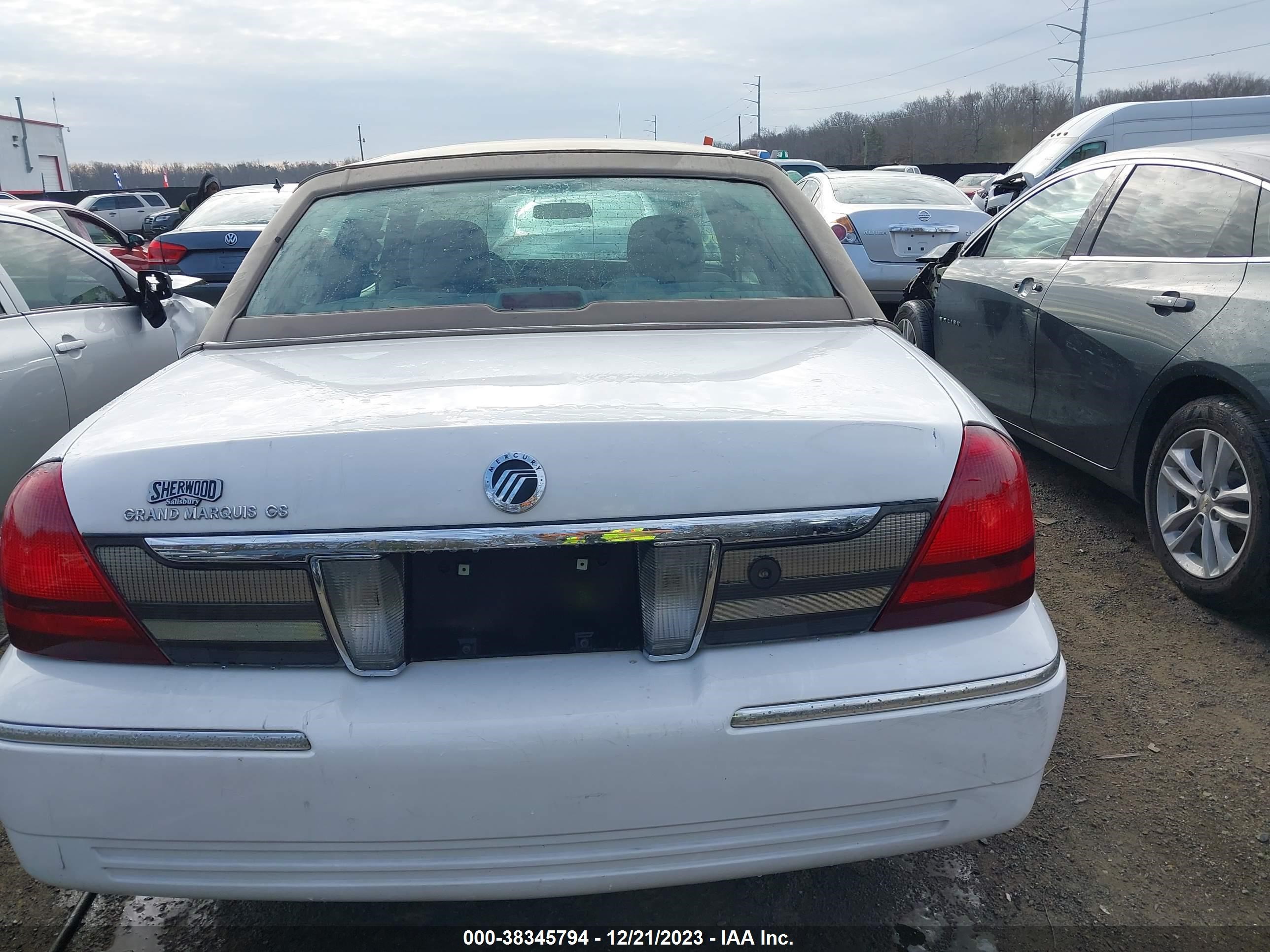 Photo 15 VIN: 2MEFM74W36X602874 - MERCURY GRAND MARQUIS 