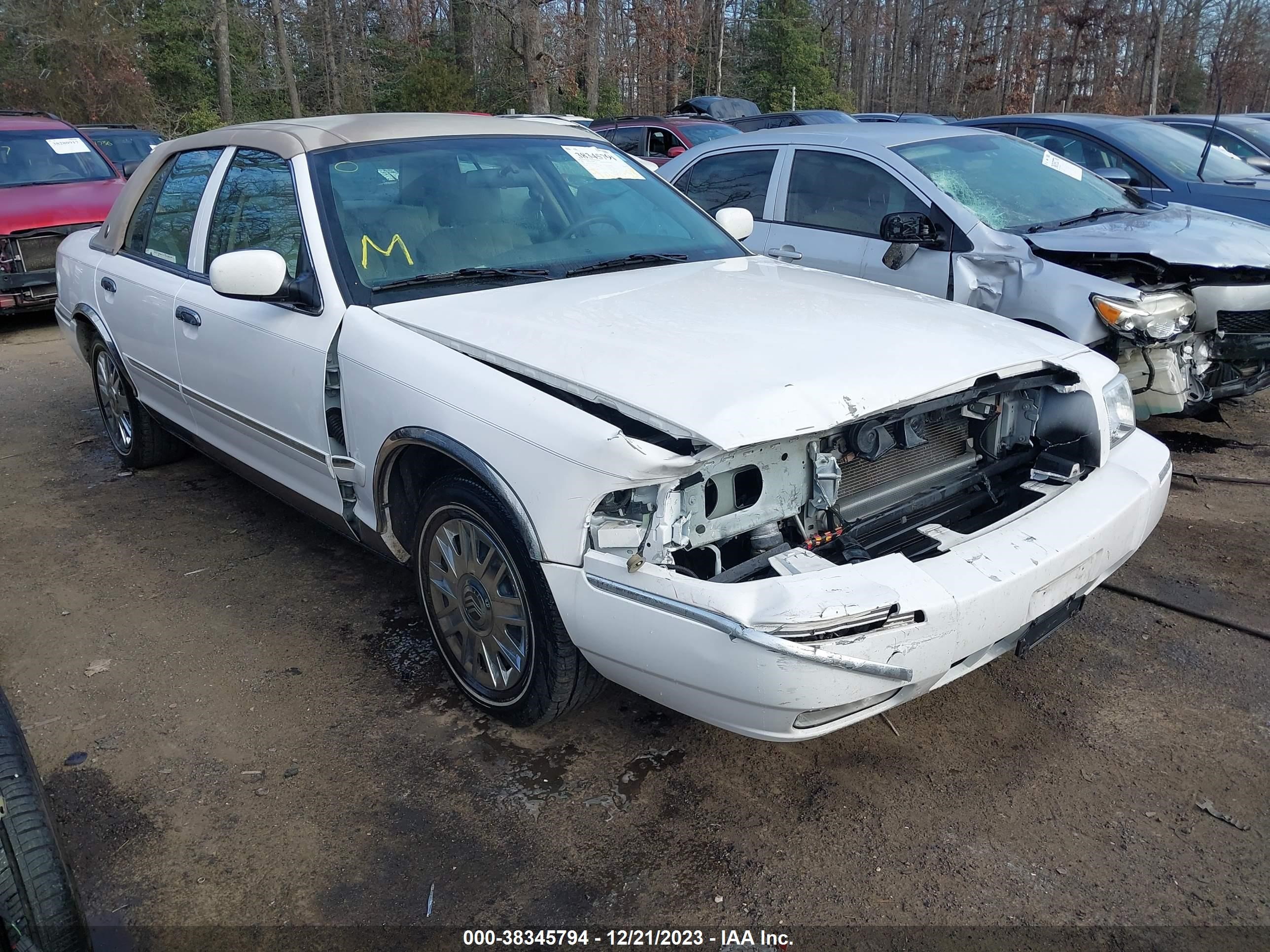 Photo 5 VIN: 2MEFM74W36X602874 - MERCURY GRAND MARQUIS 