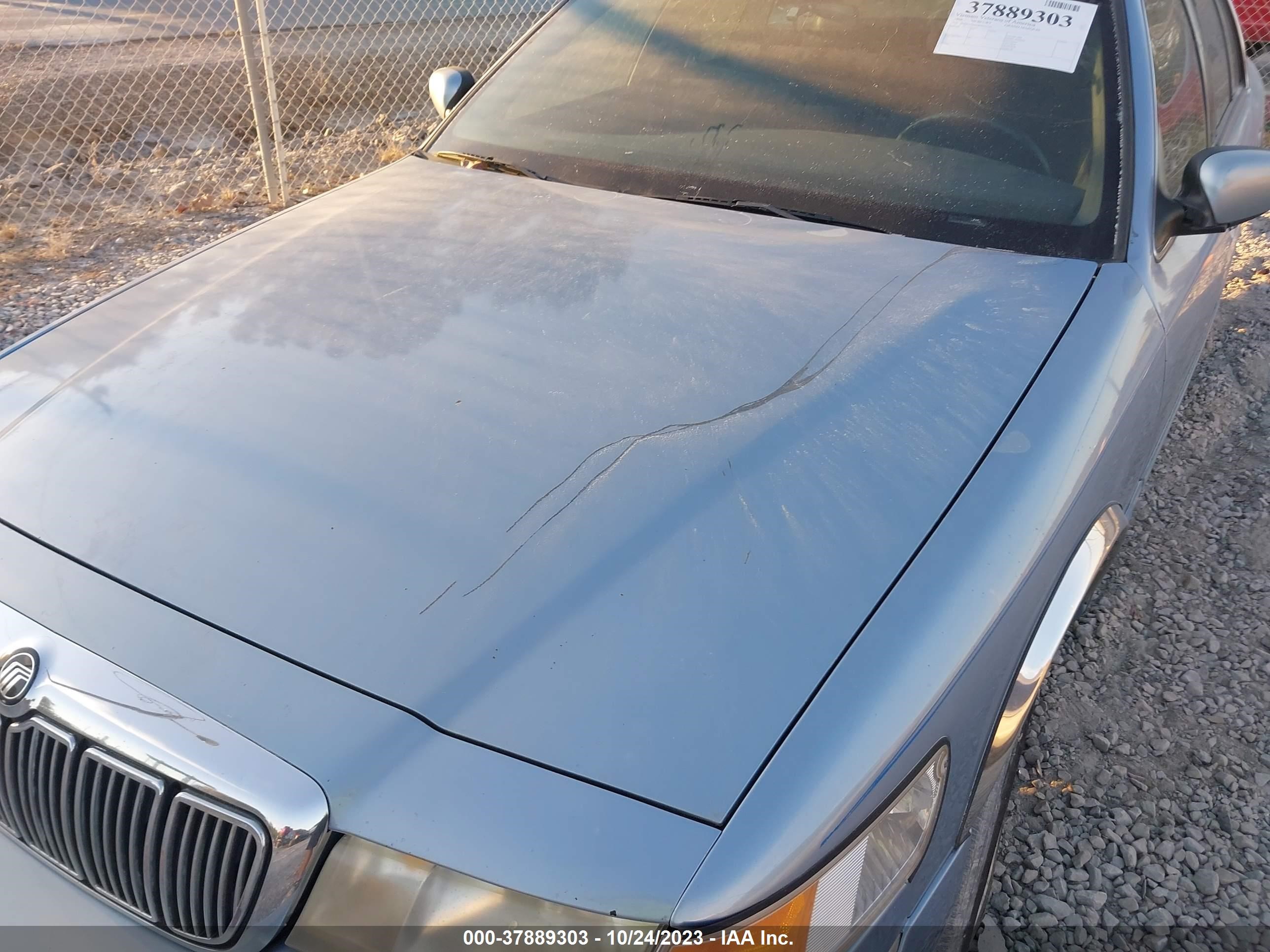 Photo 5 VIN: 2MEFM74W3WX620193 - MERCURY GRAND MARQUIS 