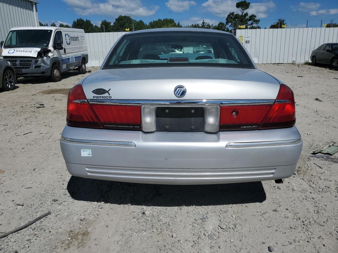 Photo 5 VIN: 2MEFM74W3YX683121 - MERCURY GRAND MARQUIS 