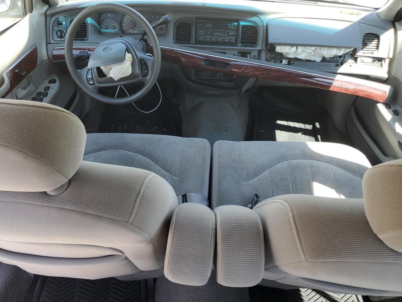 Photo 7 VIN: 2MEFM74W3YX683121 - MERCURY GRAND MARQUIS 