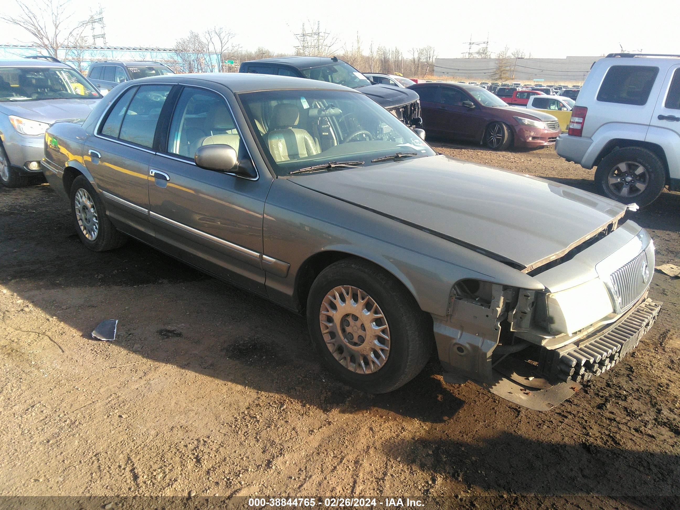 Photo 0 VIN: 2MEFM74W43X619209 - MERCURY GRAND MARQUIS 