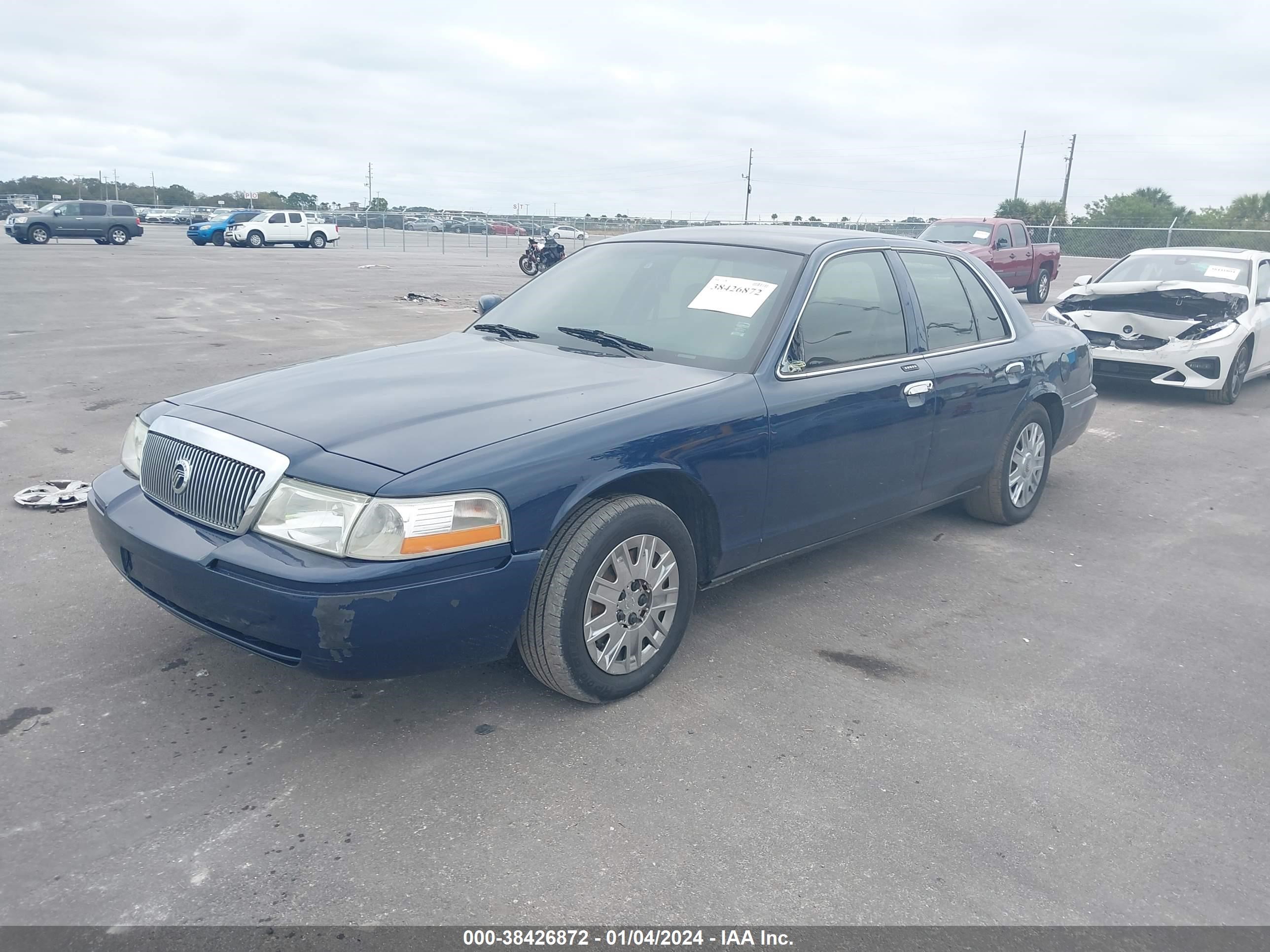 Photo 1 VIN: 2MEFM74W43X623955 - MERCURY GRAND MARQUIS 