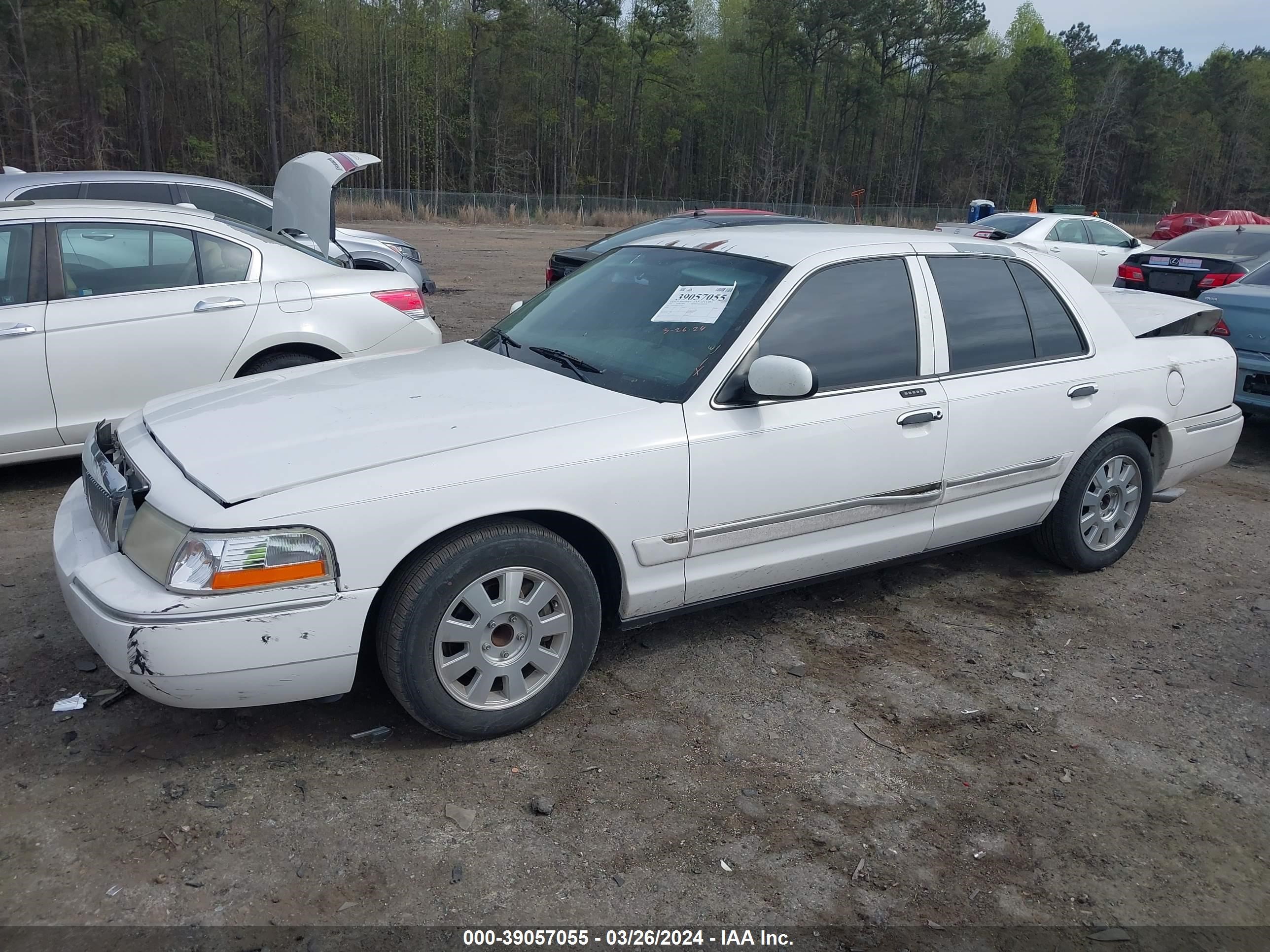 Photo 1 VIN: 2MEFM74W43X710044 - MERCURY GRAND MARQUIS 