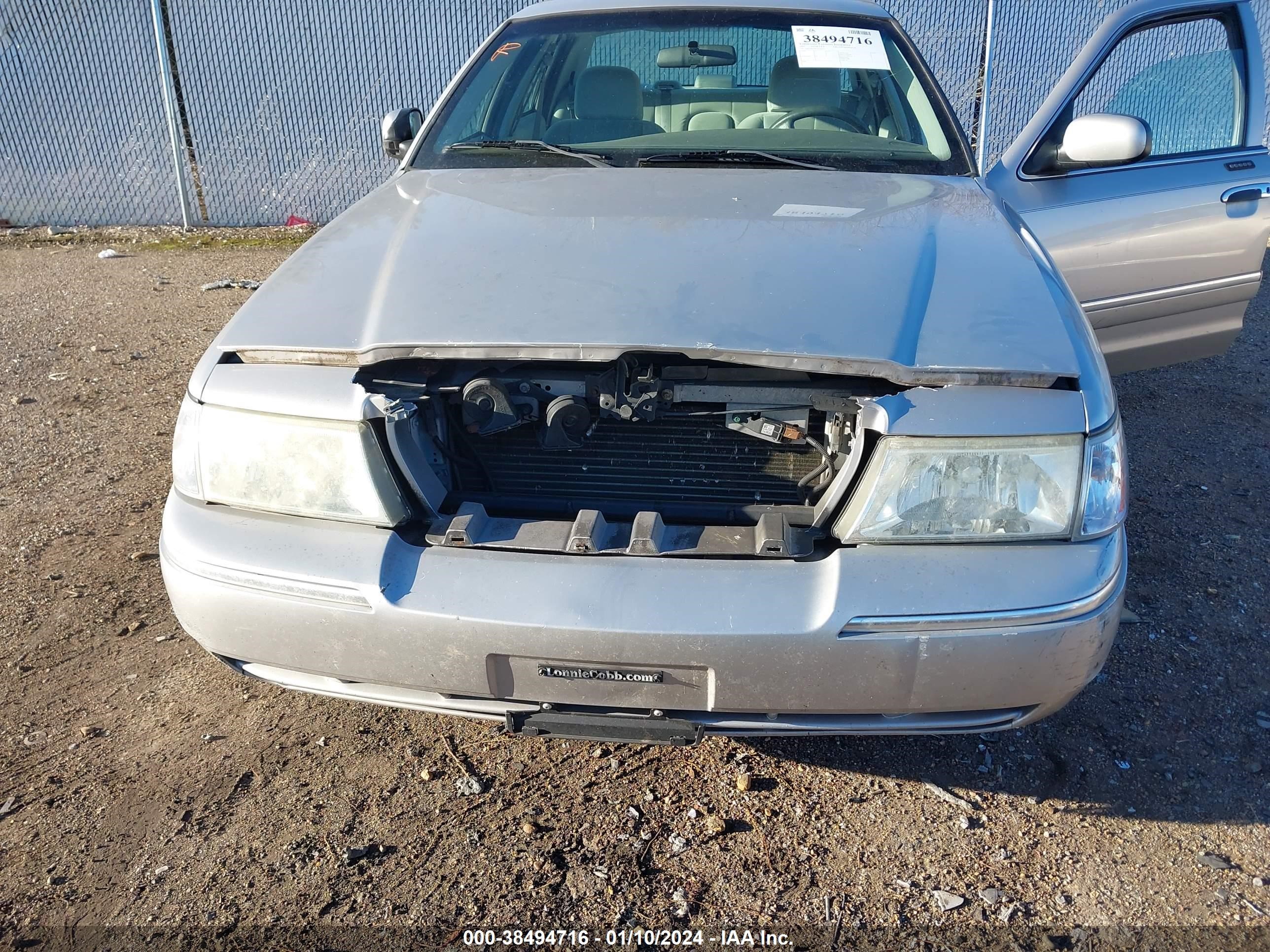 Photo 5 VIN: 2MEFM74W45X646672 - MERCURY GRAND MARQUIS 