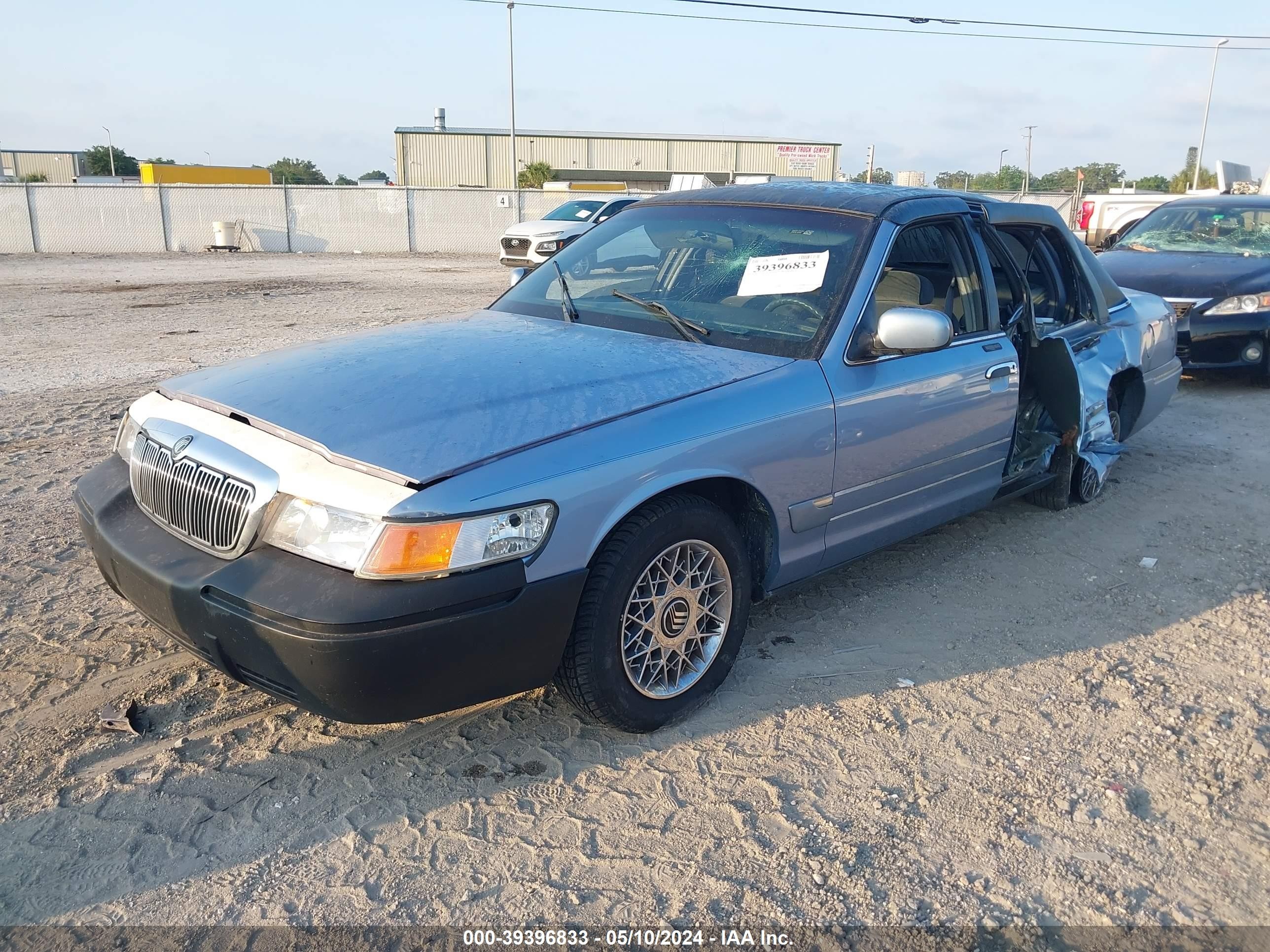 Photo 1 VIN: 2MEFM74W4WX676417 - MERCURY GRAND MARQUIS 