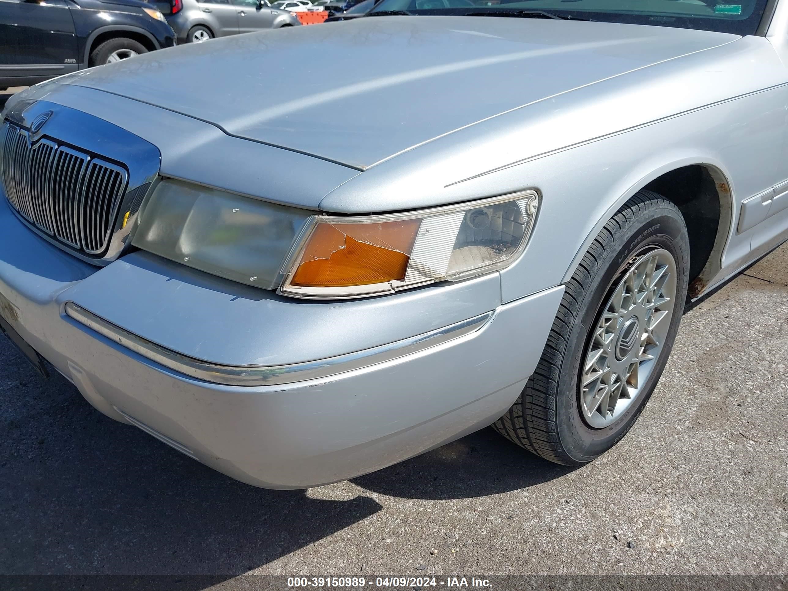 Photo 5 VIN: 2MEFM74W4XX684311 - MERCURY GRAND MARQUIS 