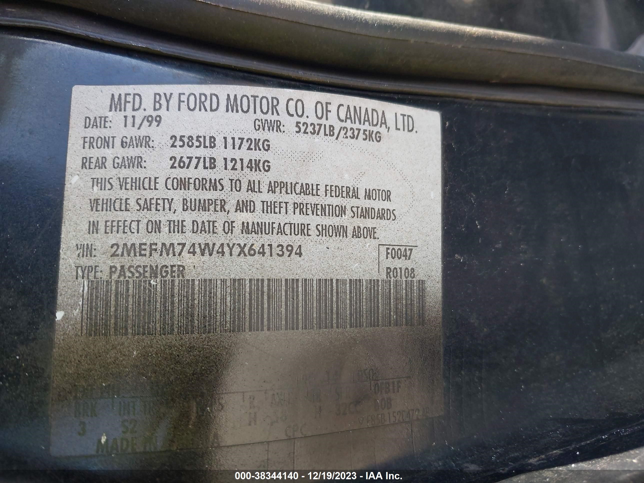 Photo 8 VIN: 2MEFM74W4YX641394 - MERCURY GRAND MARQUIS 