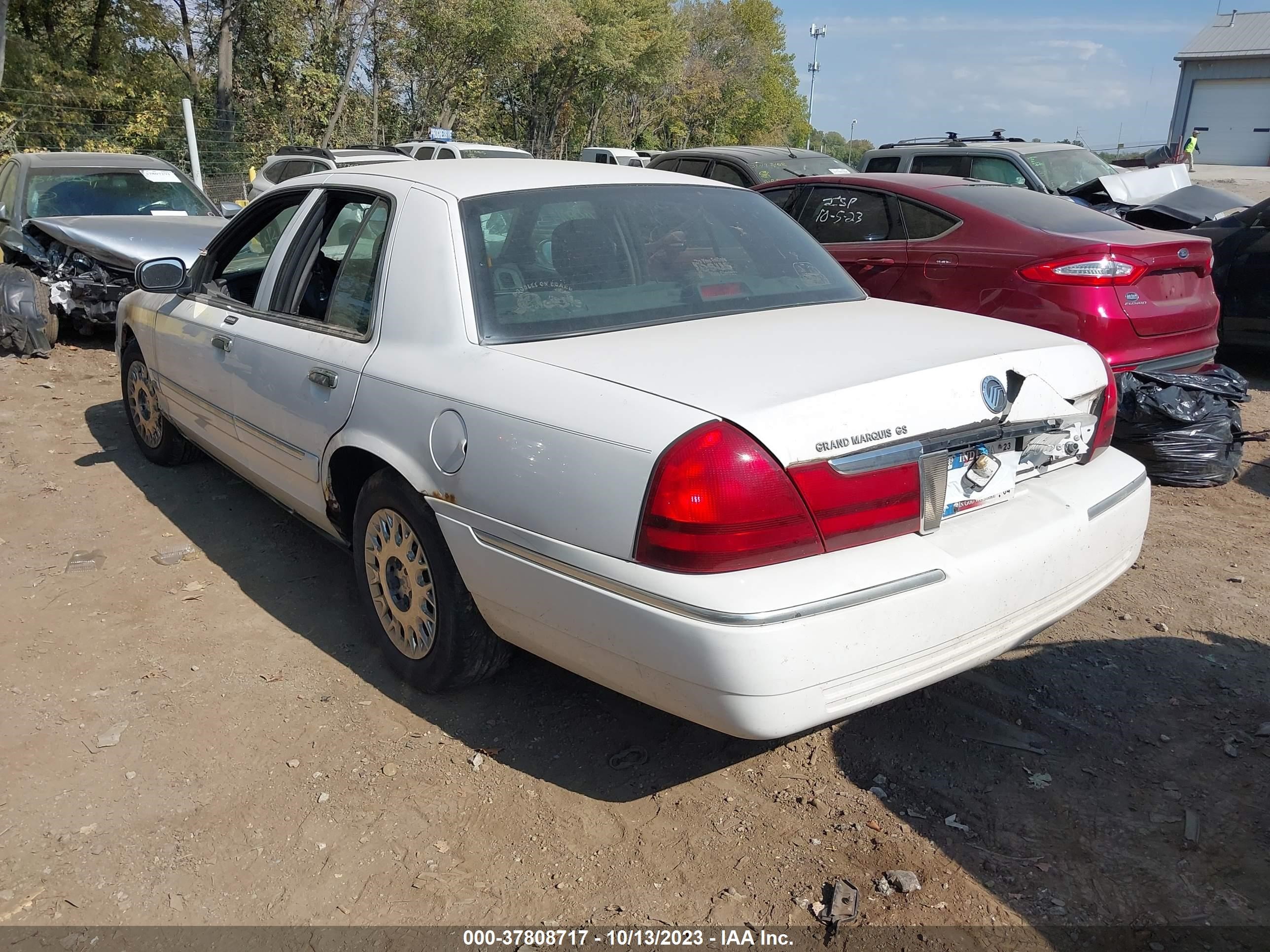 Photo 2 VIN: 2MEFM74W54X641480 - MERCURY GRAND MARQUIS 