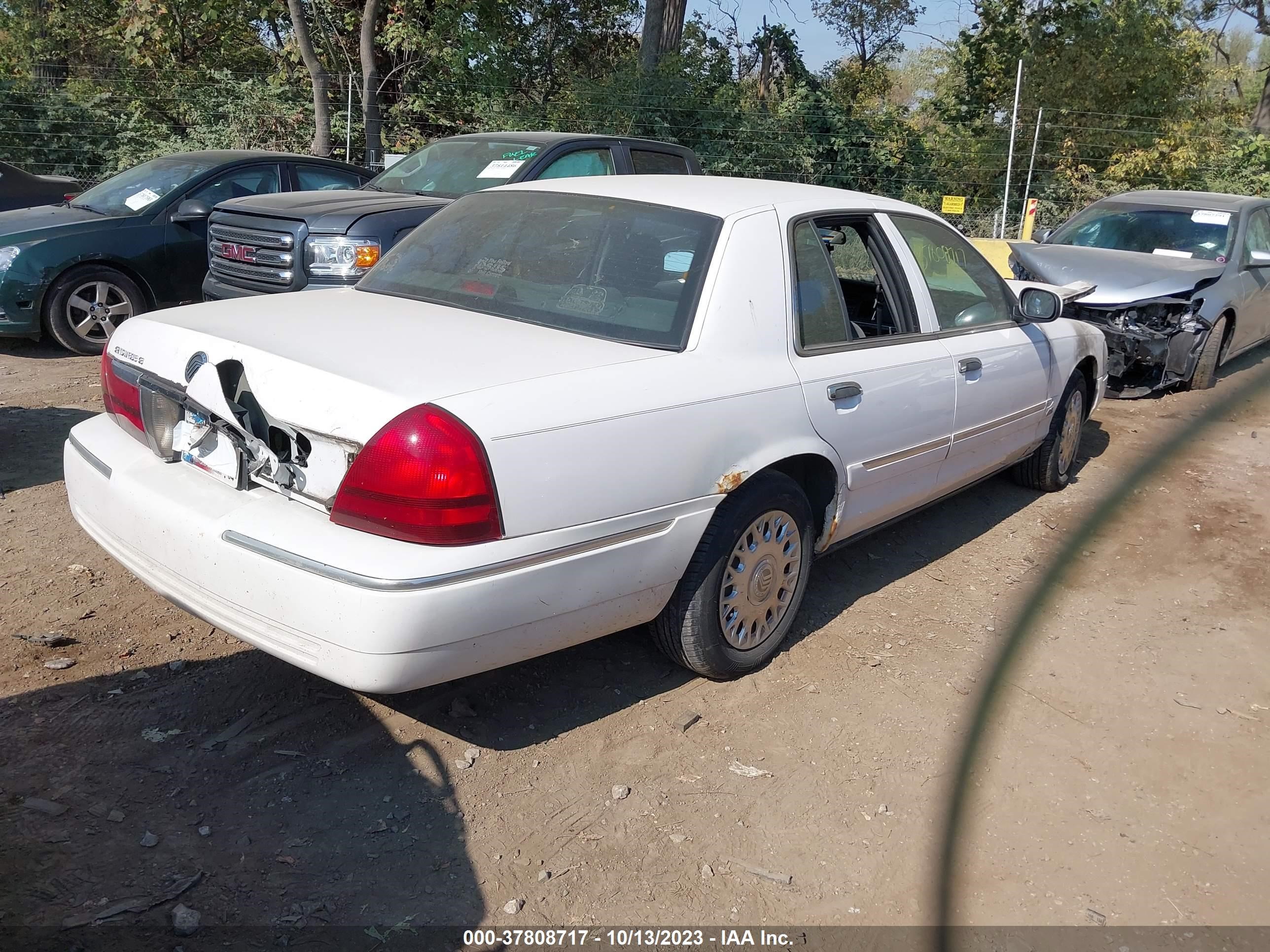 Photo 3 VIN: 2MEFM74W54X641480 - MERCURY GRAND MARQUIS 