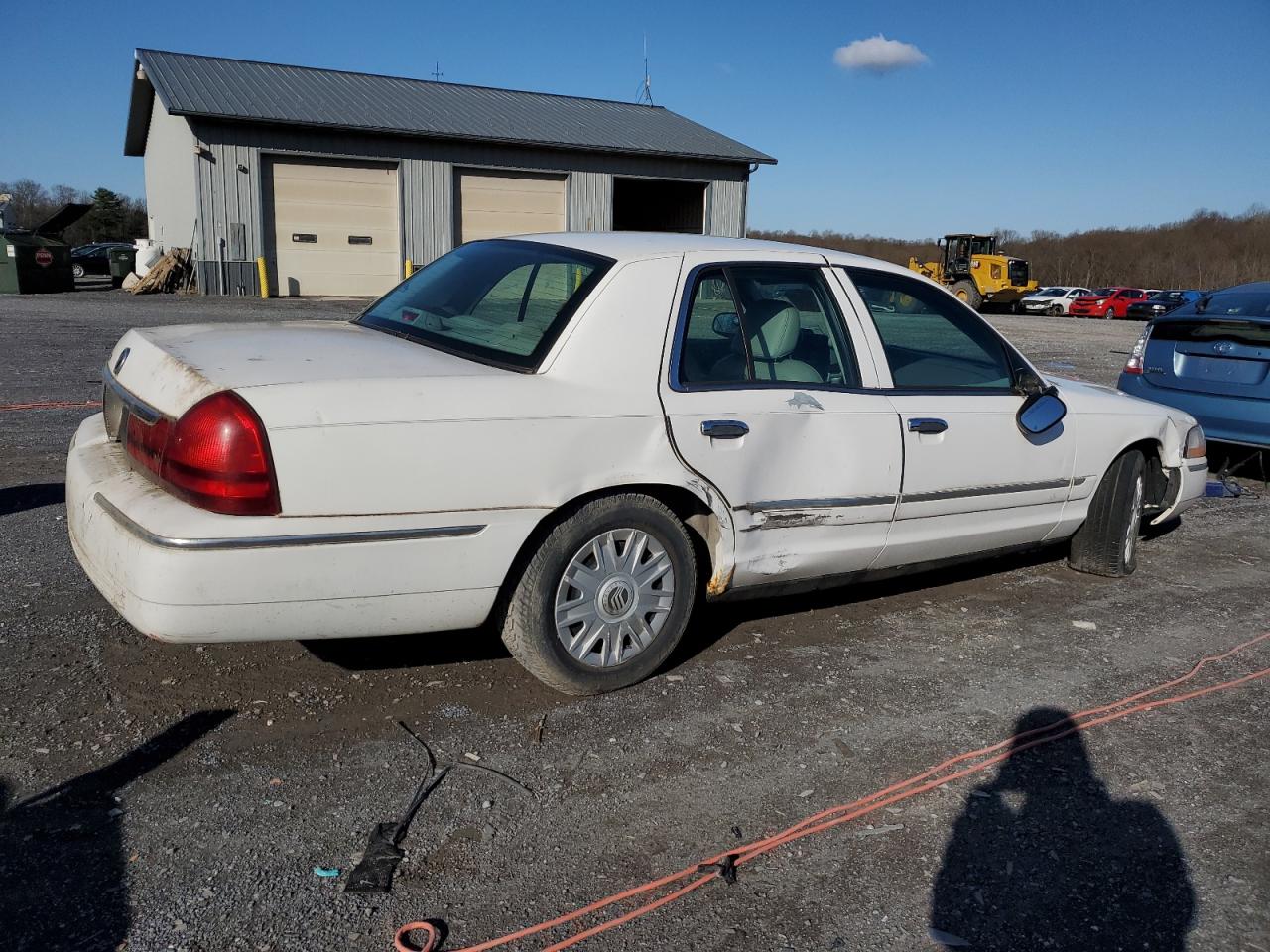 Photo 2 VIN: 2MEFM74W54X690470 - MERCURY GRAND MARQUIS 