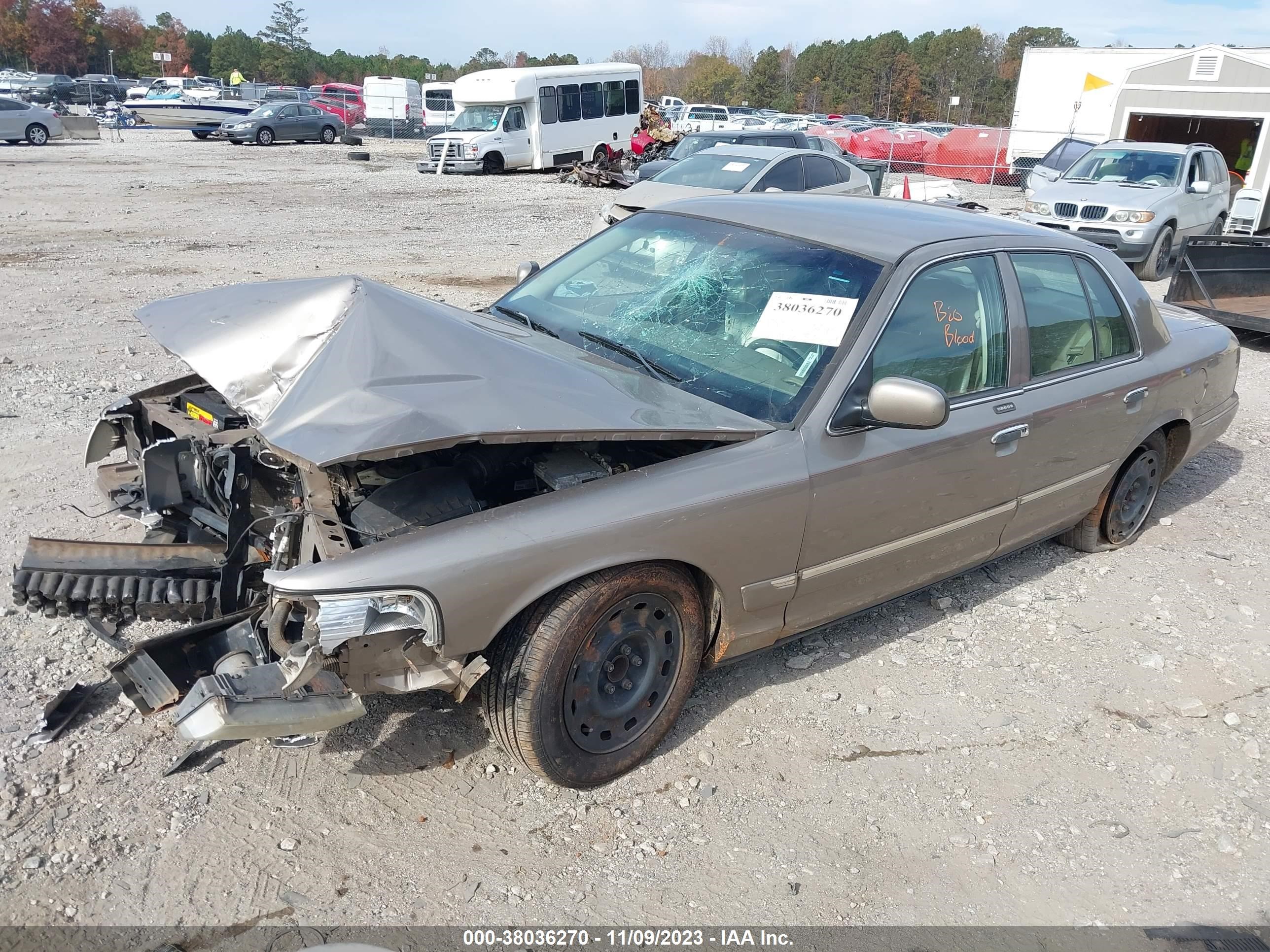 Photo 1 VIN: 2MEFM74W55X617343 - MERCURY GRAND MARQUIS 