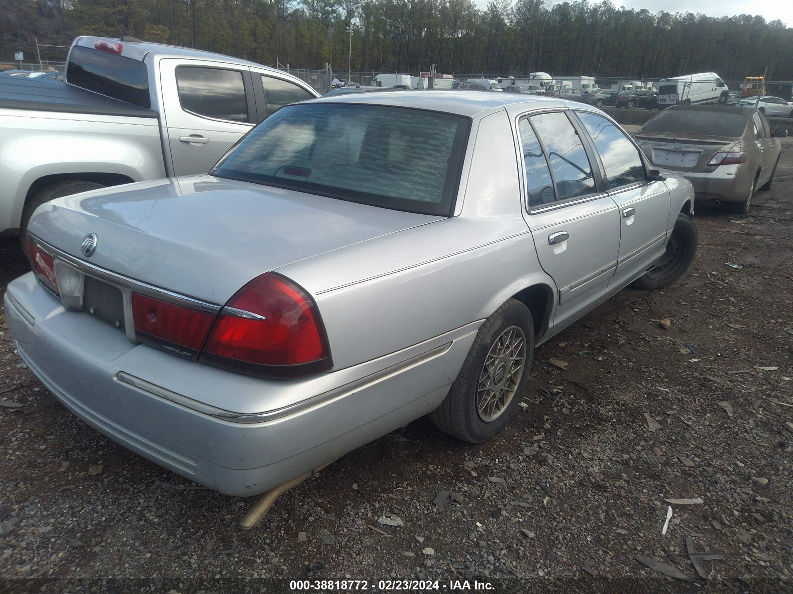 Photo 13 VIN: 2MEFM74W5XX600691 - MERCURY GRAND MARQUIS 