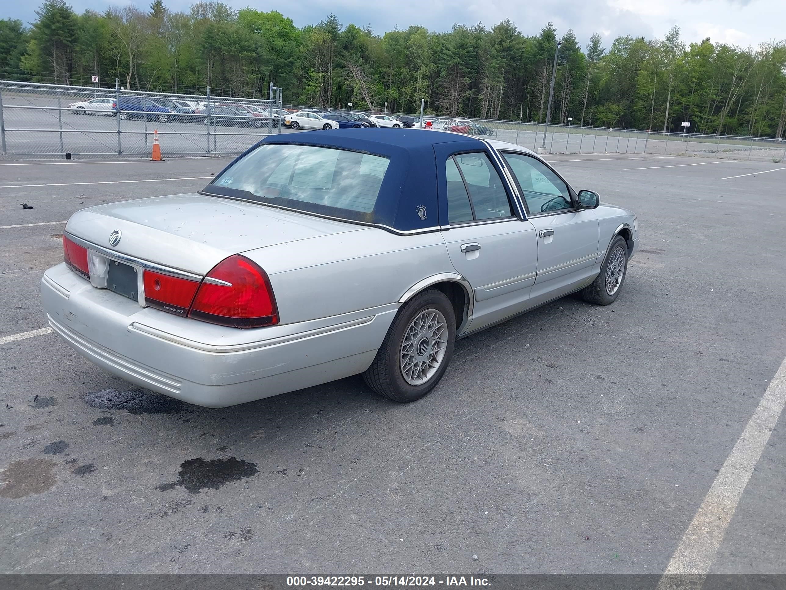 Photo 3 VIN: 2MEFM74W5XX614980 - MERCURY GRAND MARQUIS 