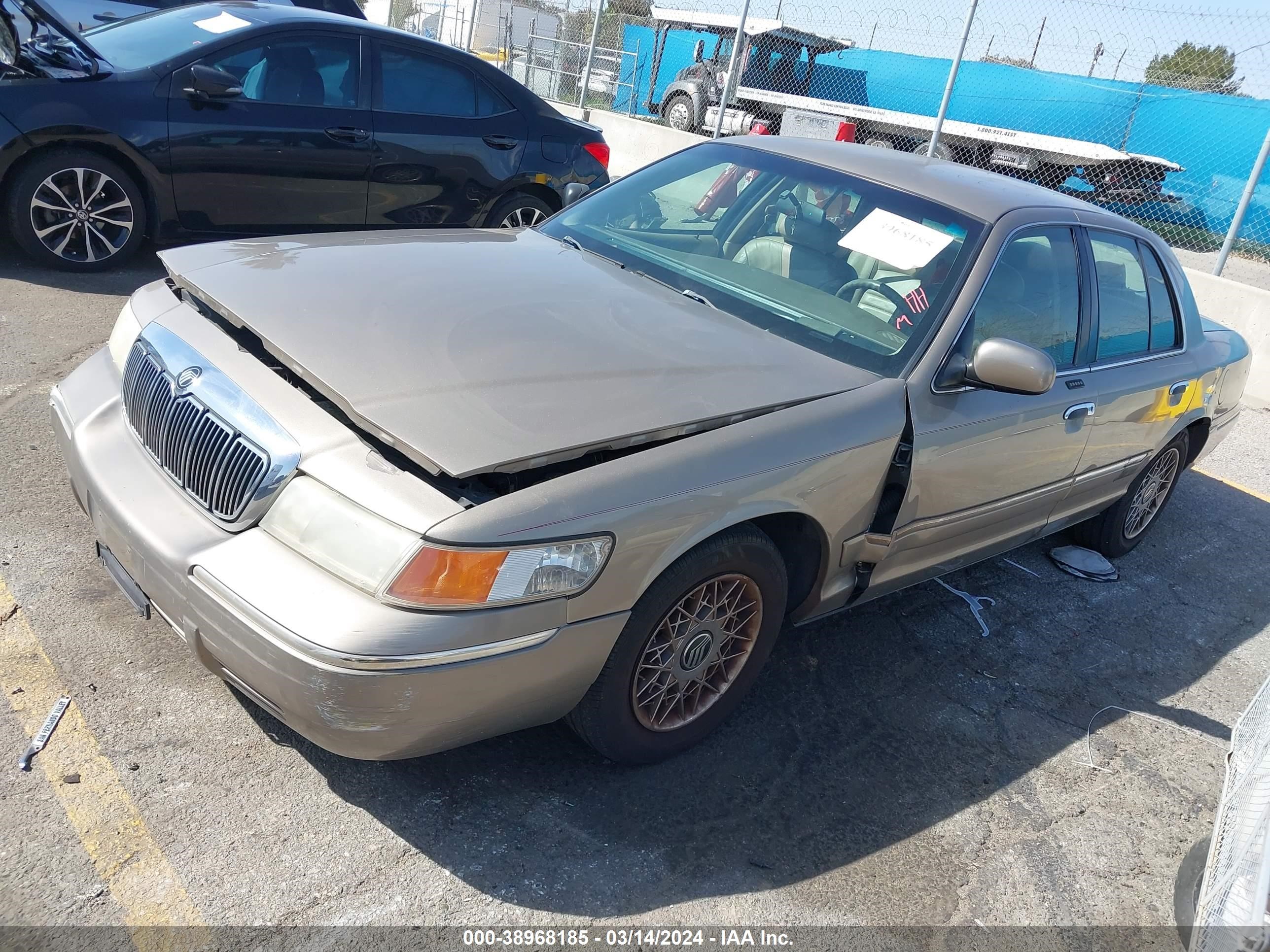 Photo 1 VIN: 2MEFM74W62X603785 - MERCURY GRAND MARQUIS 