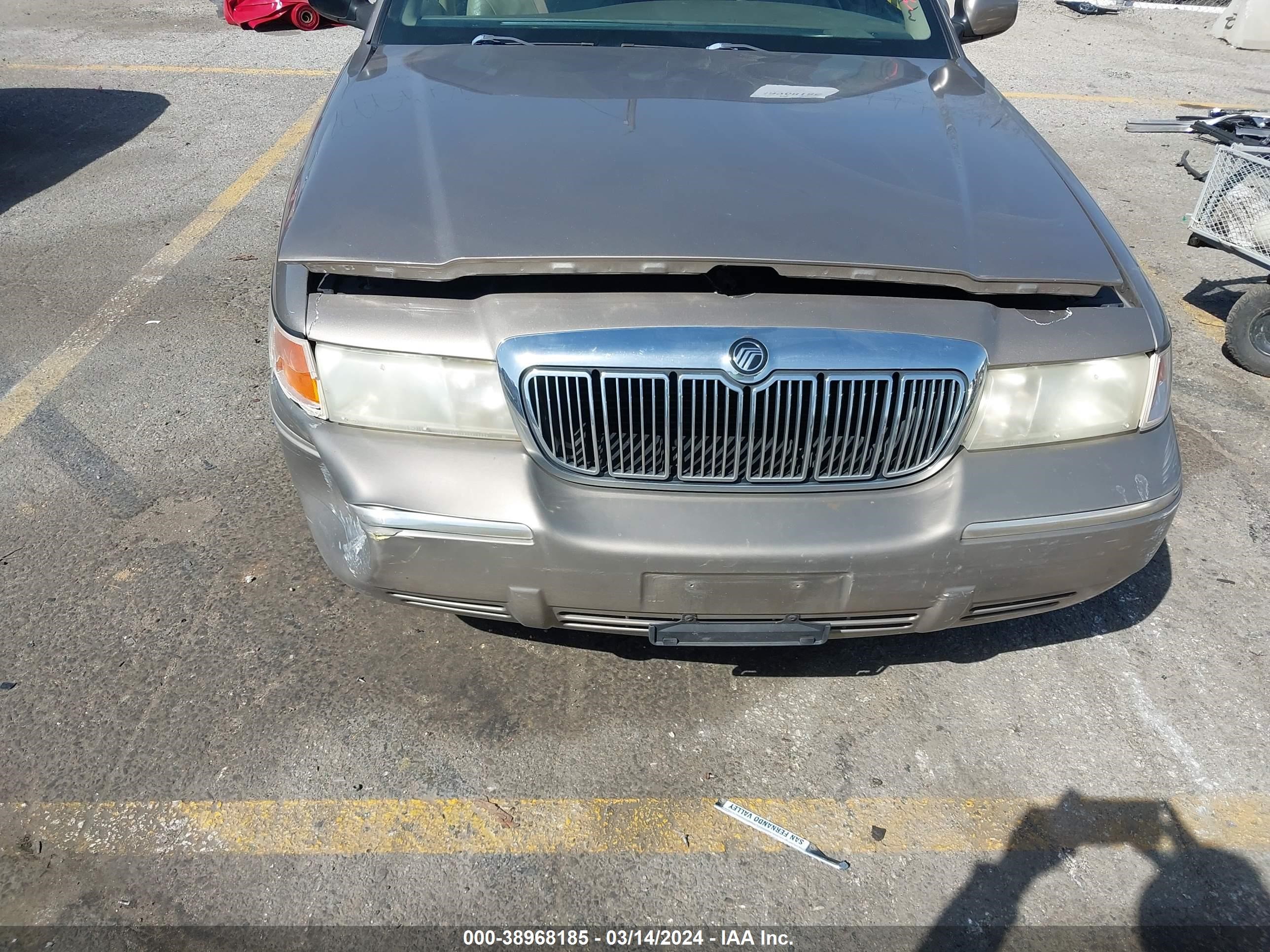 Photo 5 VIN: 2MEFM74W62X603785 - MERCURY GRAND MARQUIS 