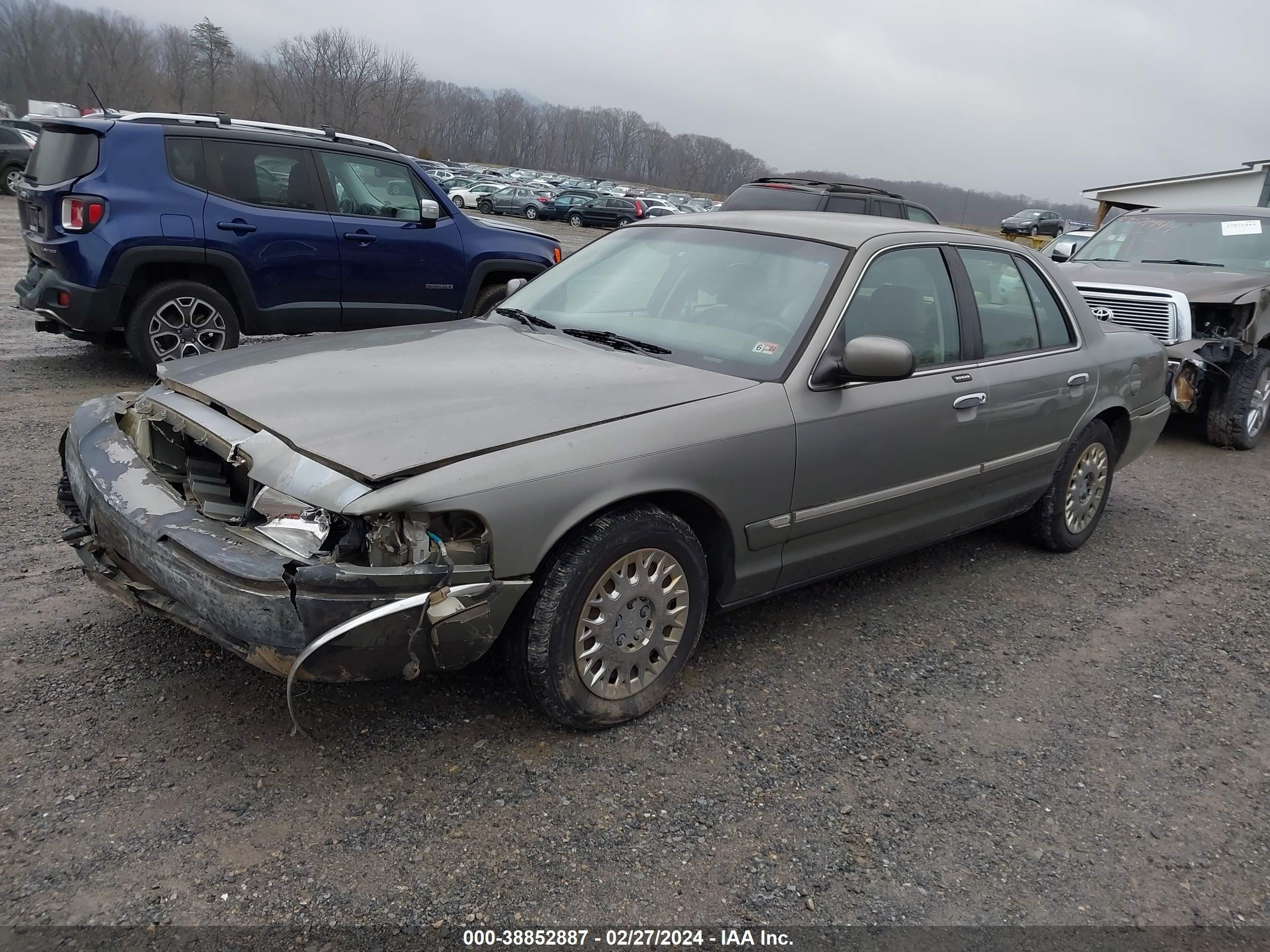 Photo 1 VIN: 2MEFM74W63X644631 - MERCURY GRAND MARQUIS 