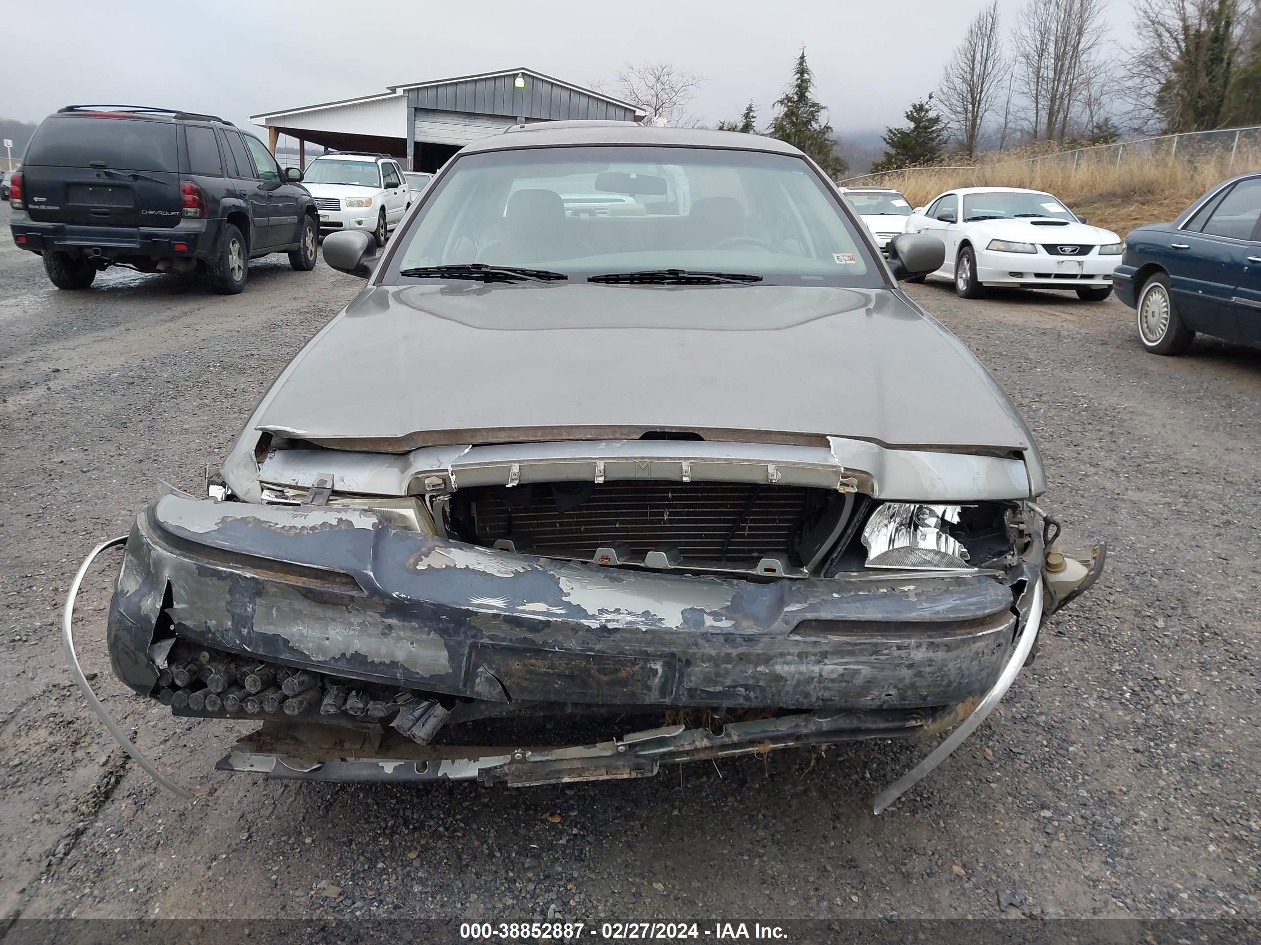 Photo 12 VIN: 2MEFM74W63X644631 - MERCURY GRAND MARQUIS 