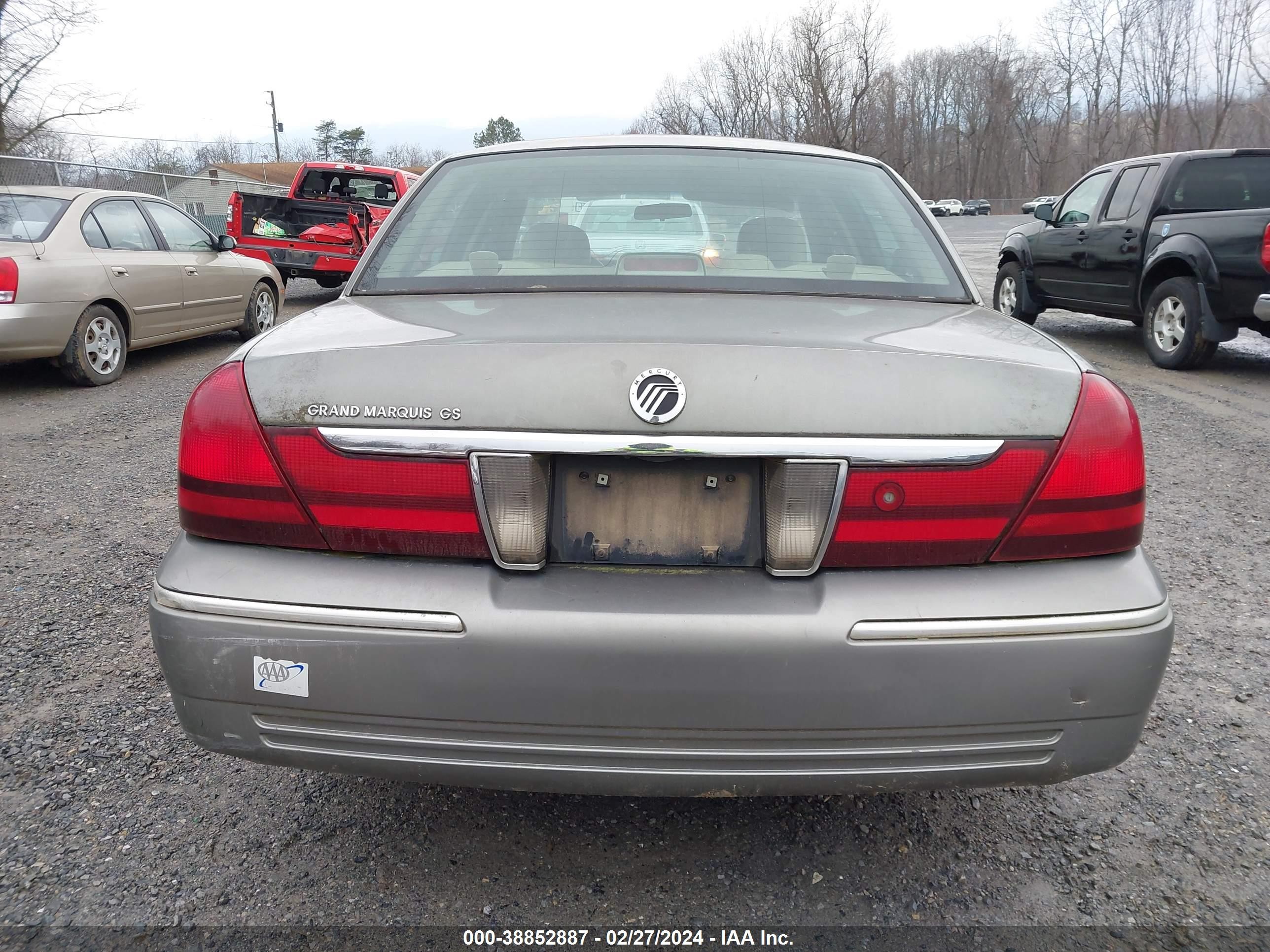 Photo 16 VIN: 2MEFM74W63X644631 - MERCURY GRAND MARQUIS 