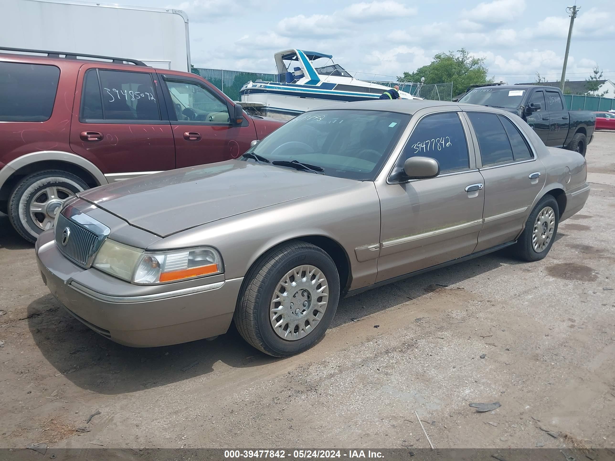 Photo 1 VIN: 2MEFM74W64X600338 - MERCURY GRAND MARQUIS 