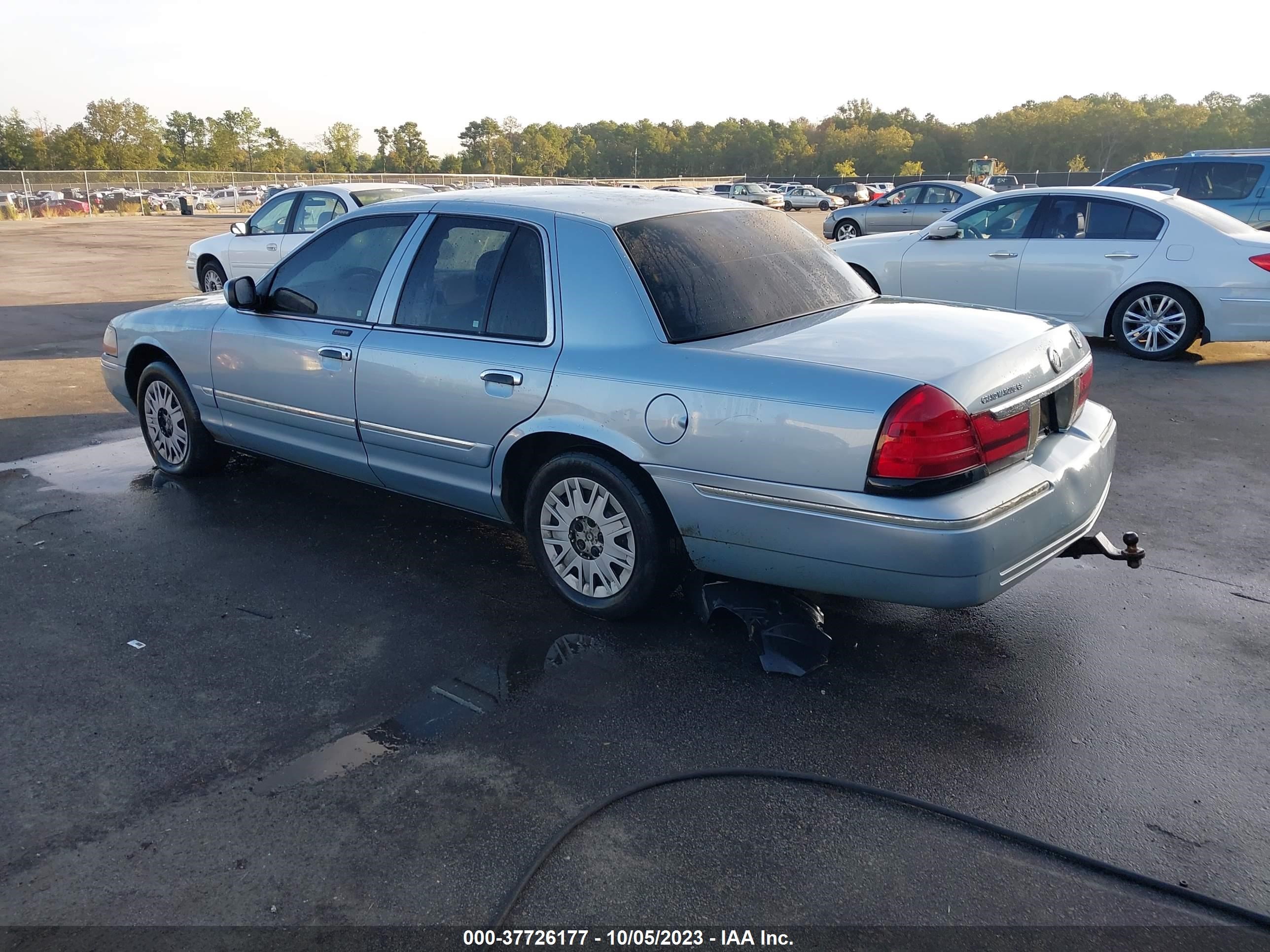 Photo 2 VIN: 2MEFM74W65X616783 - MERCURY GRAND MARQUIS 