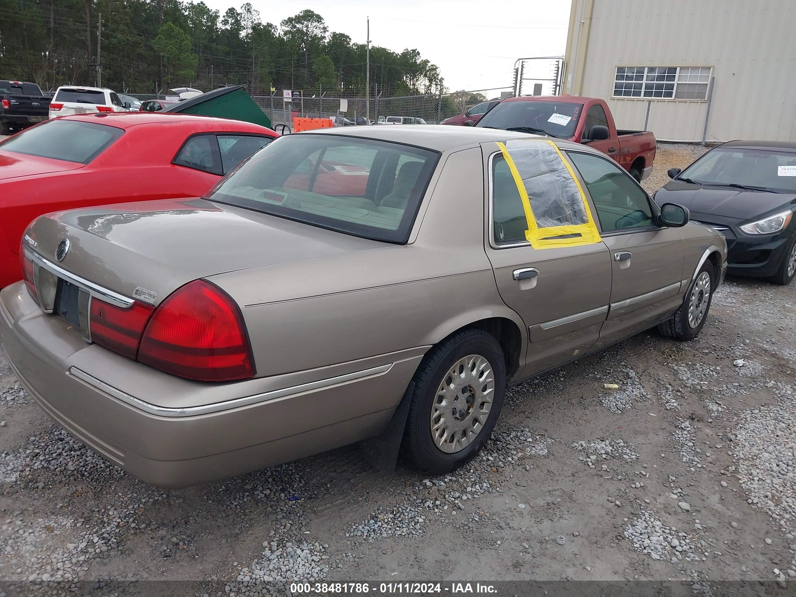 Photo 3 VIN: 2MEFM74W73X694616 - MERCURY GRAND MARQUIS 