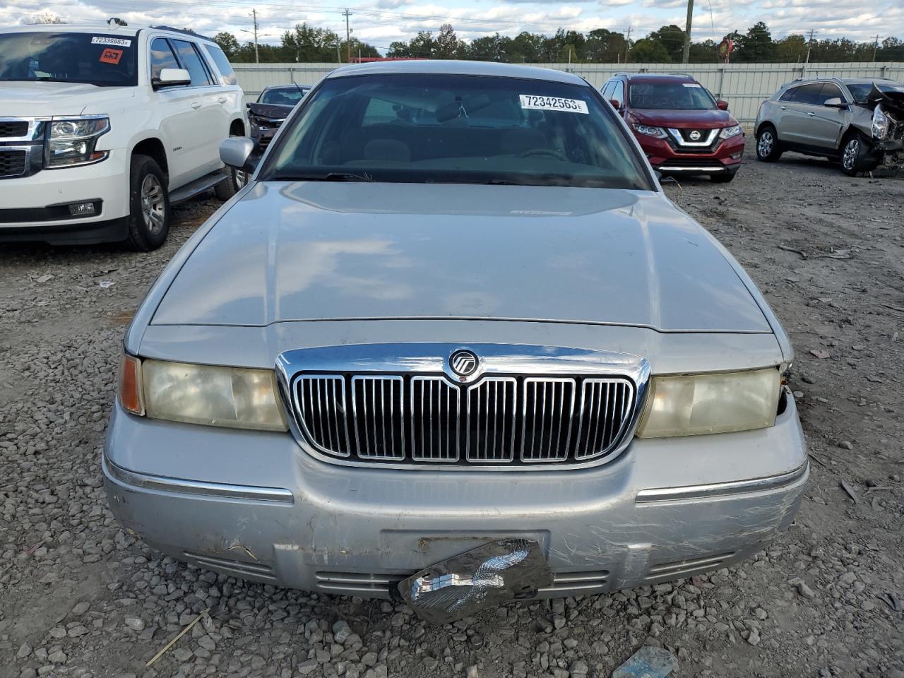 Photo 4 VIN: 2MEFM74W7YX603755 - MERCURY GRAND MARQUIS 