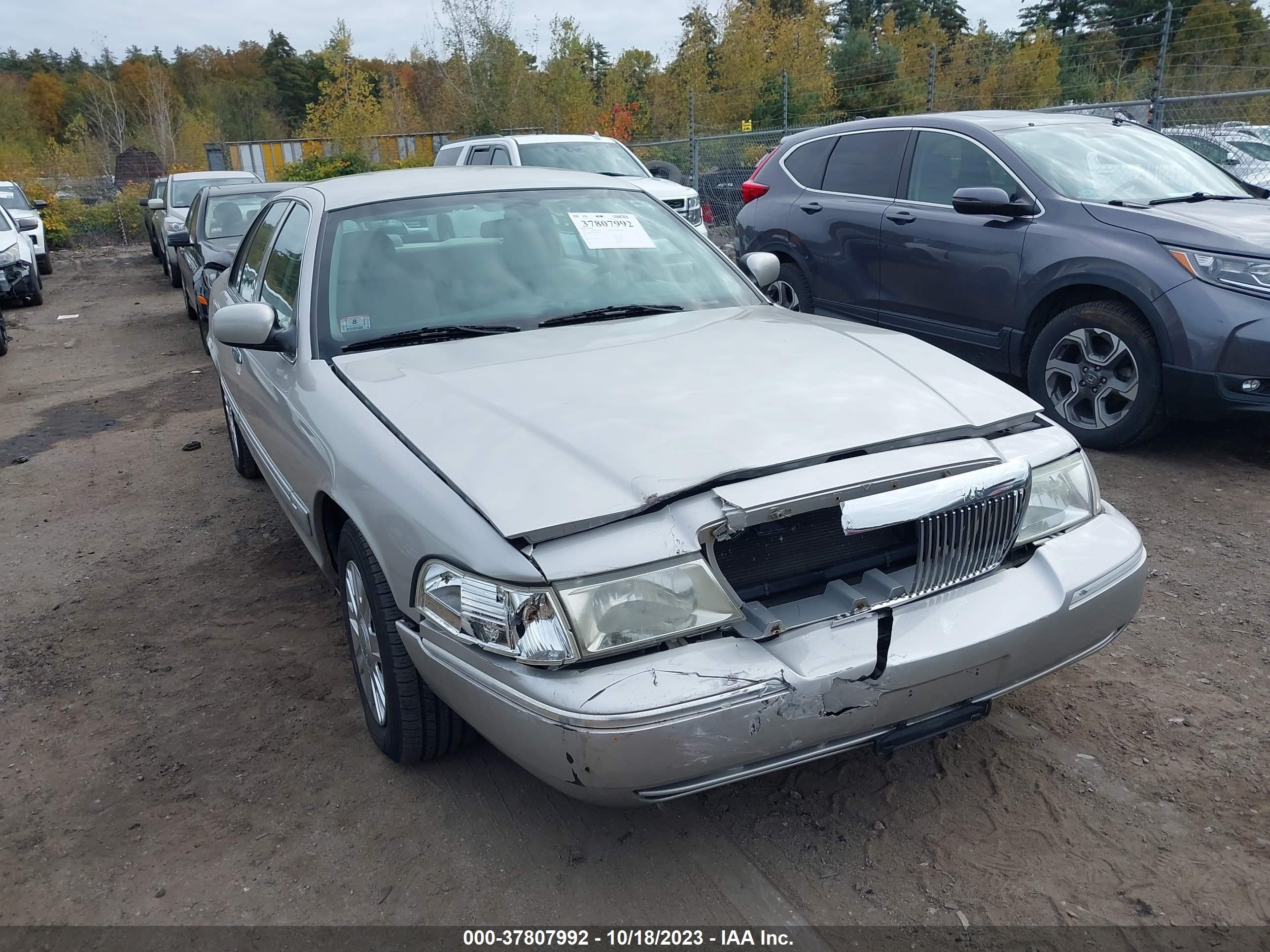 Photo 0 VIN: 2MEFM74W85X624478 - MERCURY GRAND MARQUIS 