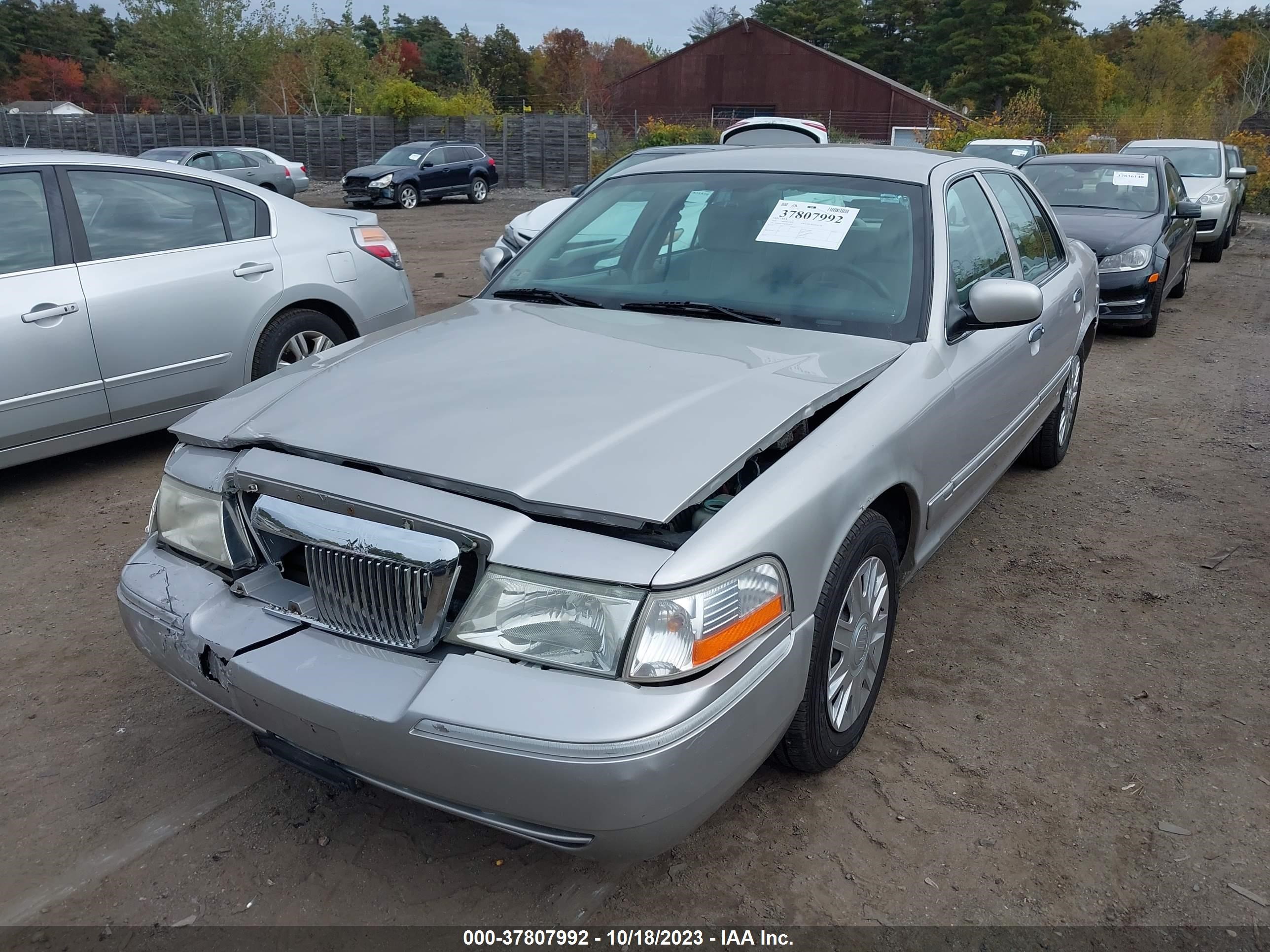 Photo 1 VIN: 2MEFM74W85X624478 - MERCURY GRAND MARQUIS 