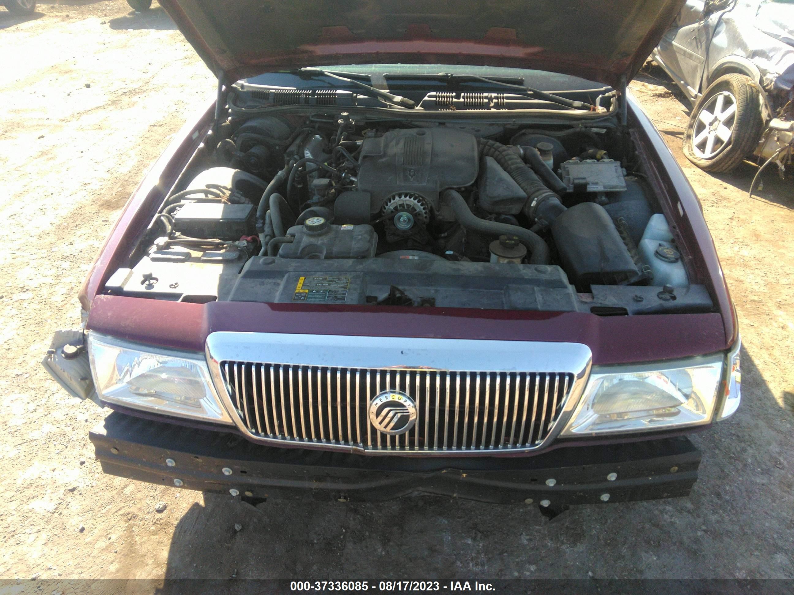 Photo 9 VIN: 2MEFM74W85X627168 - MERCURY GRAND MARQUIS 