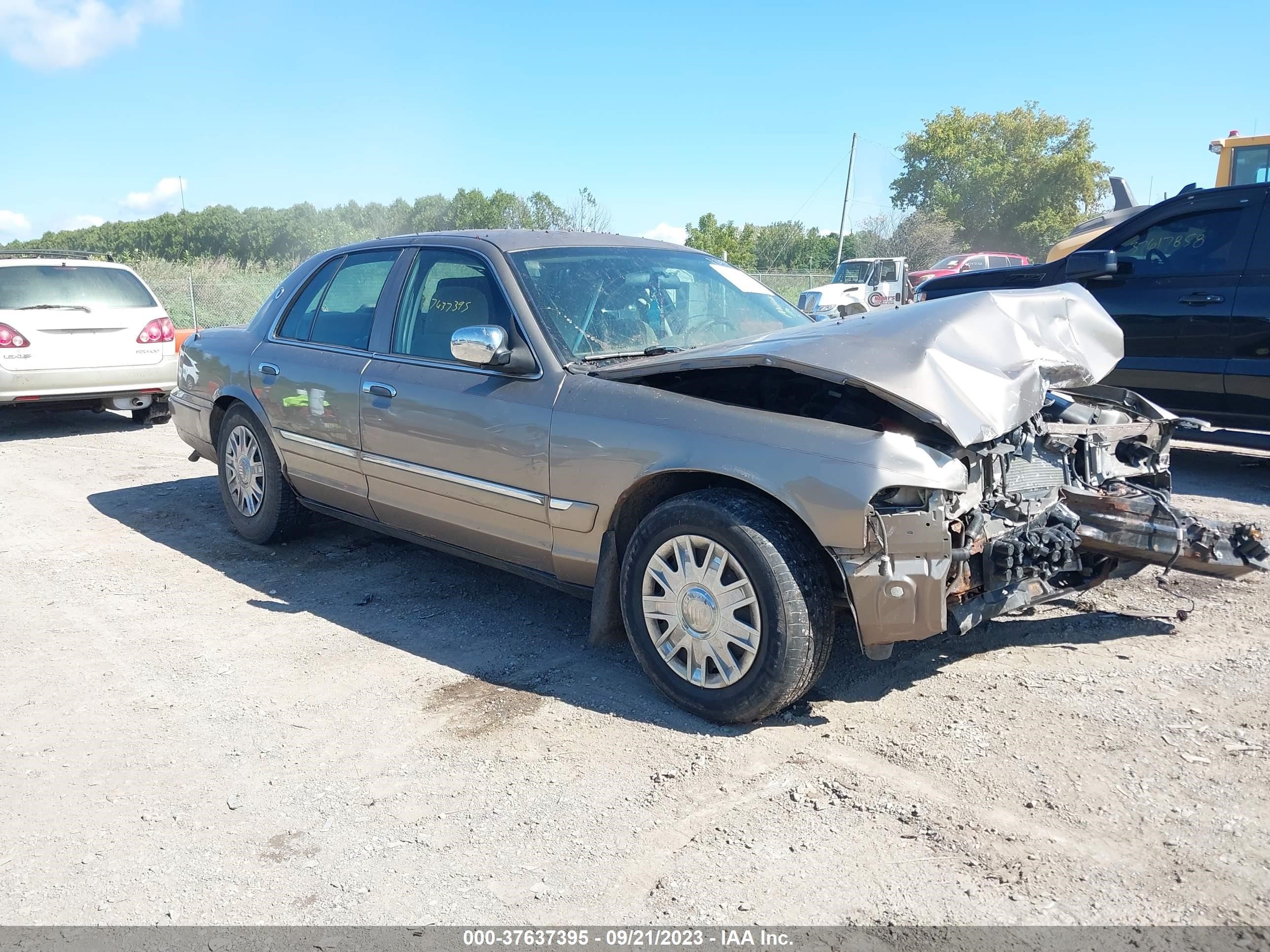 Photo 0 VIN: 2MEFM74W85X657612 - MERCURY GRAND MARQUIS 