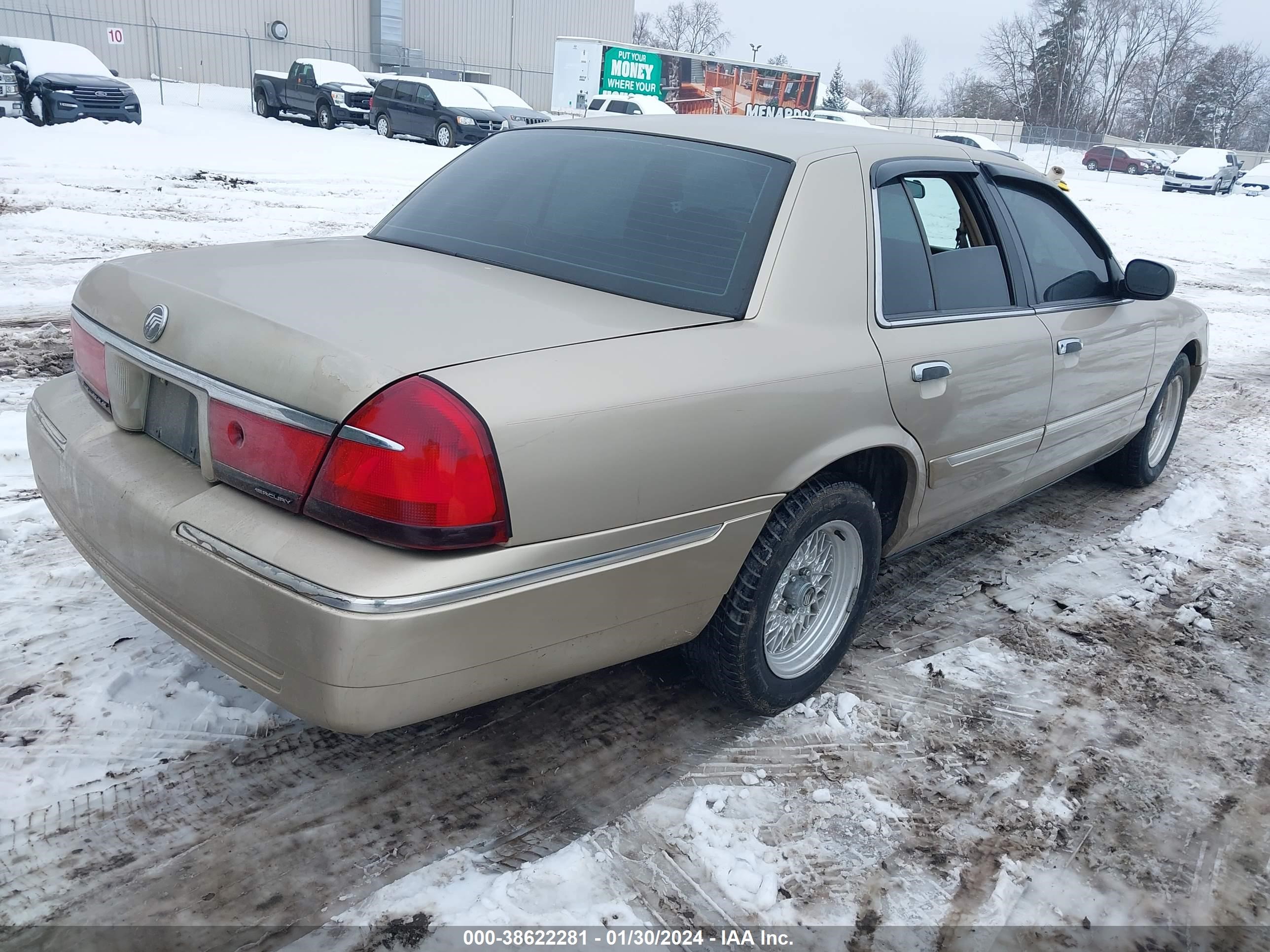 Photo 3 VIN: 2MEFM74W8XX683100 - MERCURY GRAND MARQUIS 