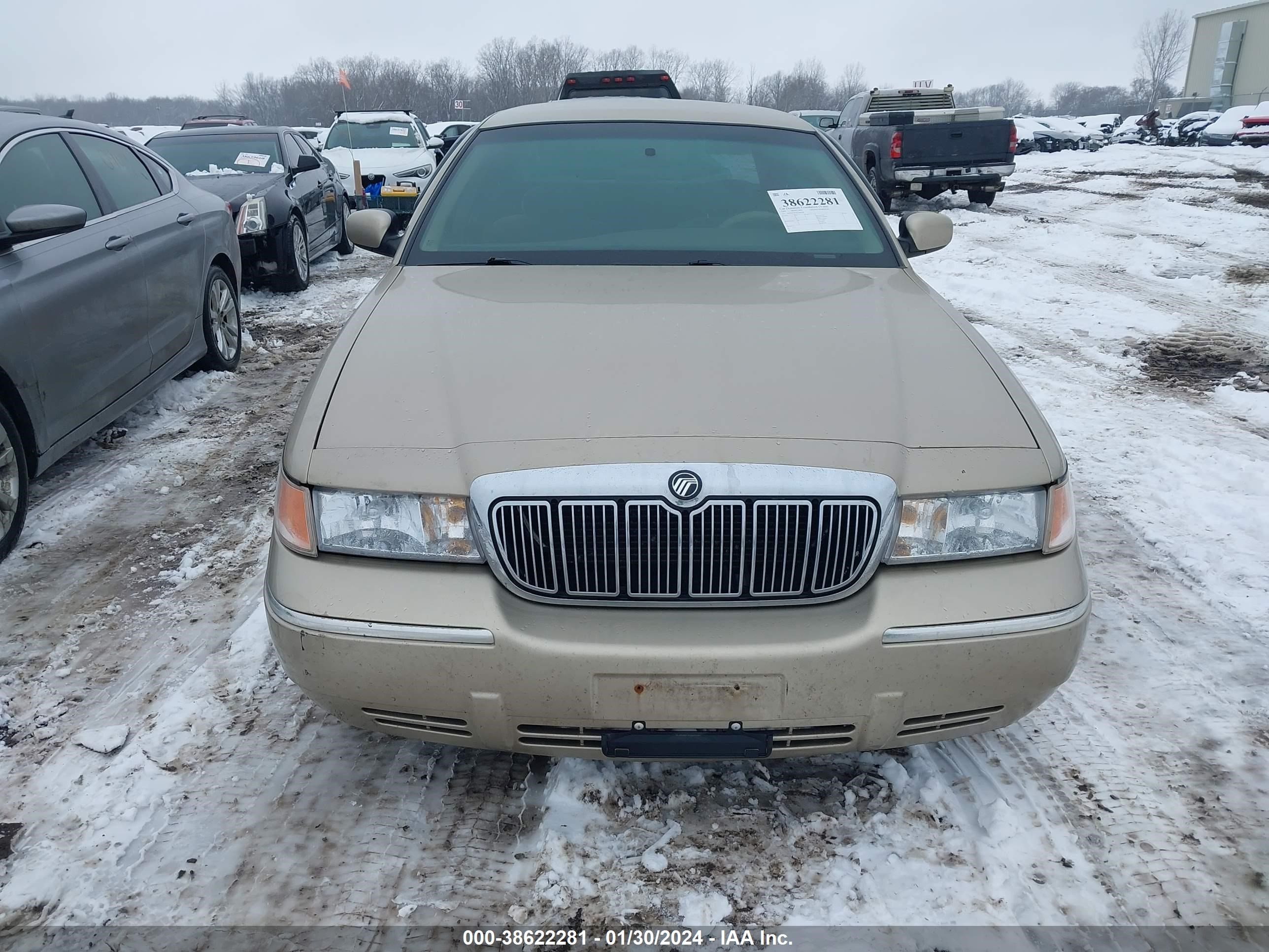 Photo 5 VIN: 2MEFM74W8XX683100 - MERCURY GRAND MARQUIS 