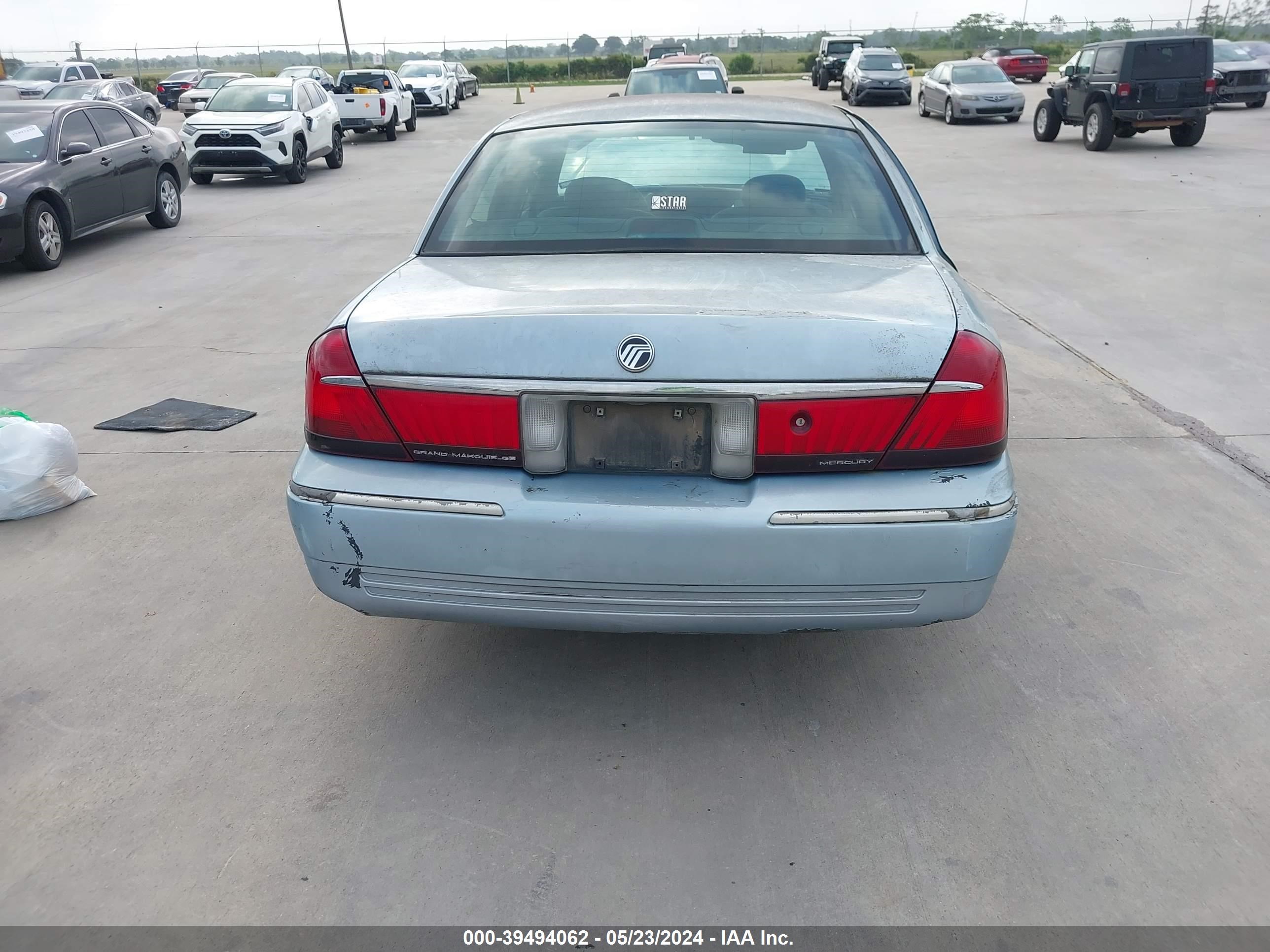 Photo 15 VIN: 2MEFM74W92X642998 - MERCURY GRAND MARQUIS 