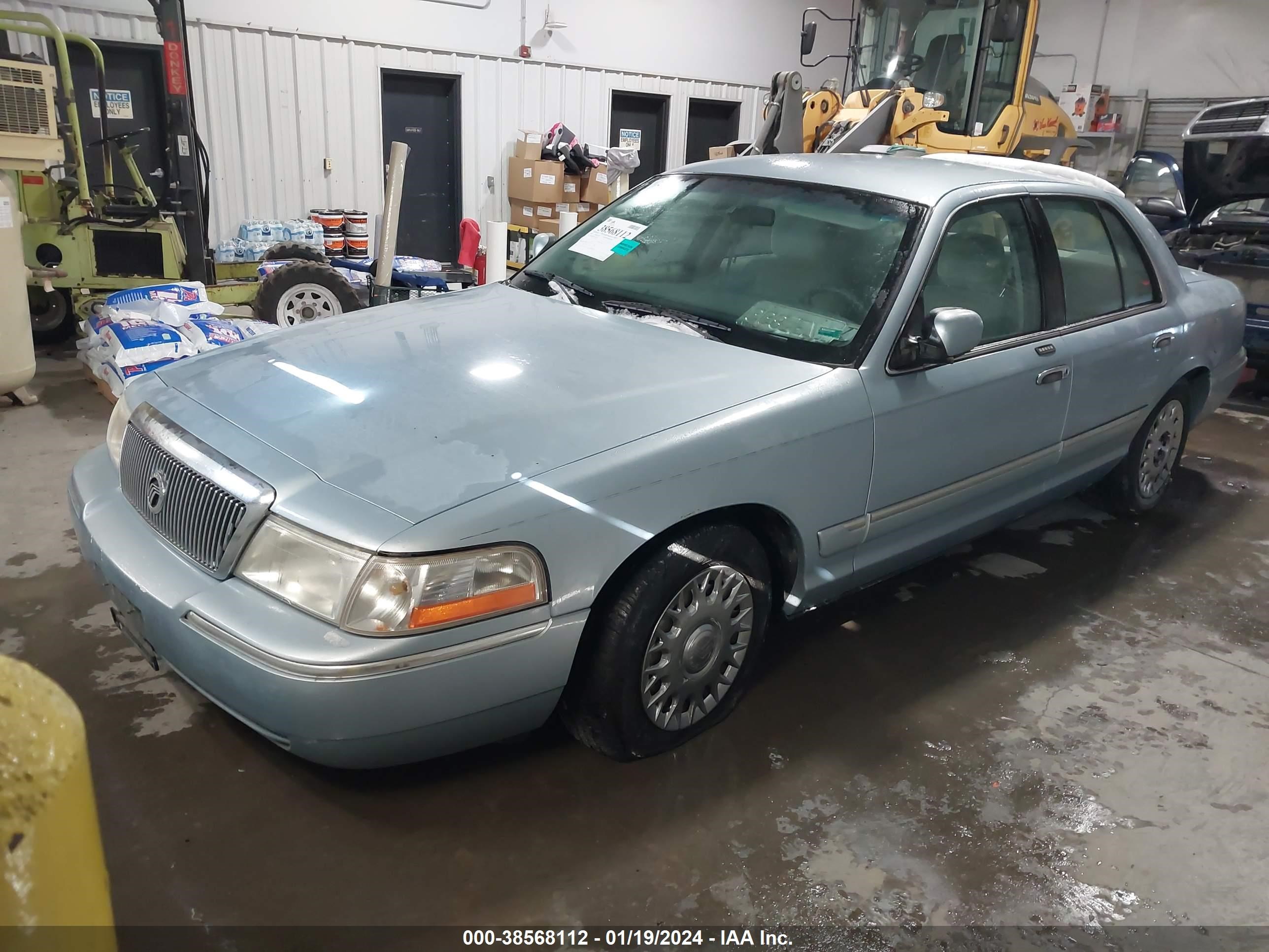 Photo 1 VIN: 2MEFM74W93X647636 - MERCURY GRAND MARQUIS 