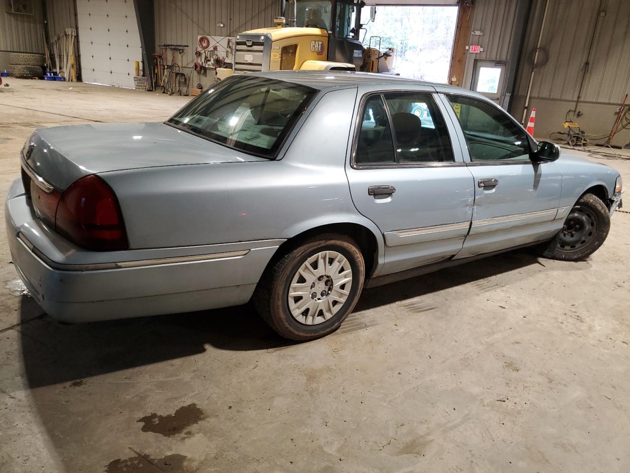 Photo 2 VIN: 2MEFM74W94X660369 - MERCURY GRAND MARQUIS 