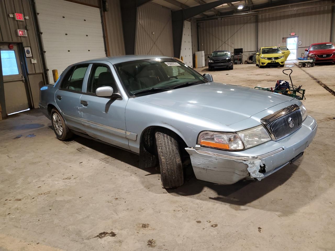 Photo 3 VIN: 2MEFM74W94X660369 - MERCURY GRAND MARQUIS 