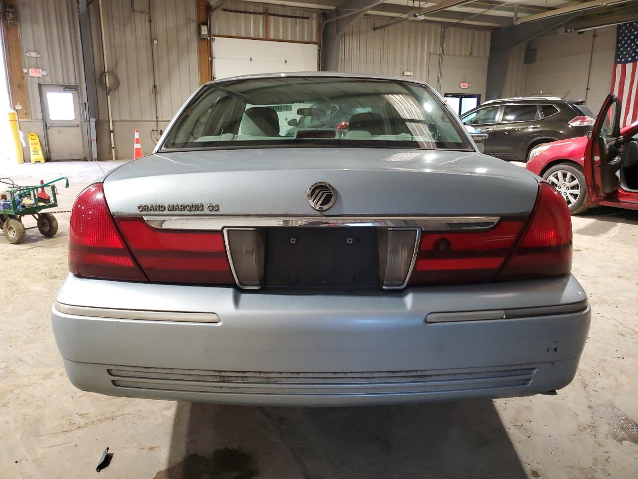 Photo 5 VIN: 2MEFM74W94X660369 - MERCURY GRAND MARQUIS 