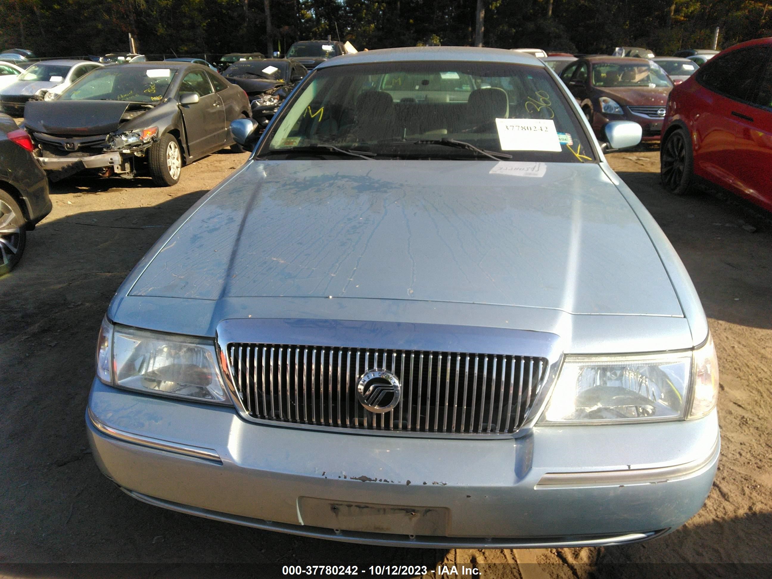 Photo 11 VIN: 2MEFM74W95X672863 - MERCURY GRAND MARQUIS 