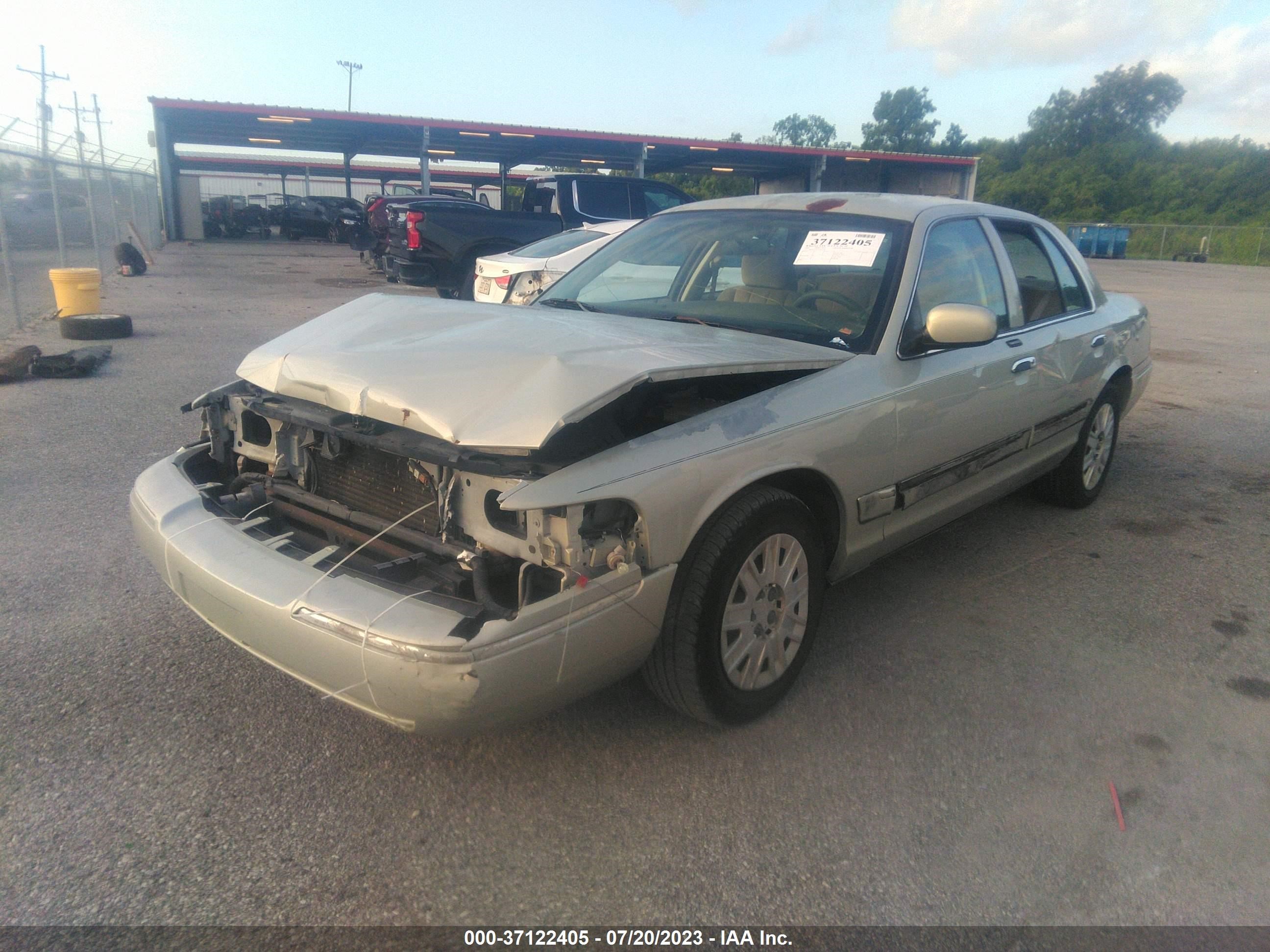 Photo 1 VIN: 2MEFM74W95X673284 - MERCURY GRAND MARQUIS 