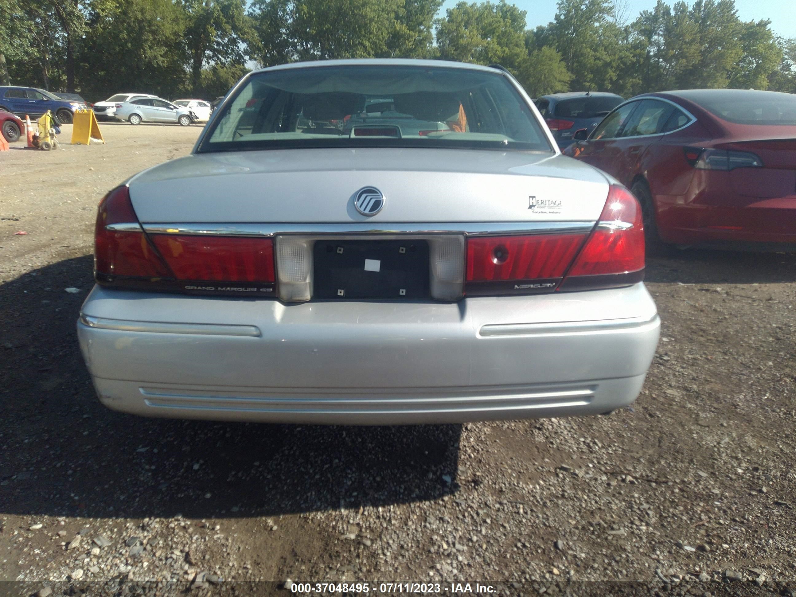 Photo 14 VIN: 2MEFM74W9XX638196 - MERCURY GRAND MARQUIS 