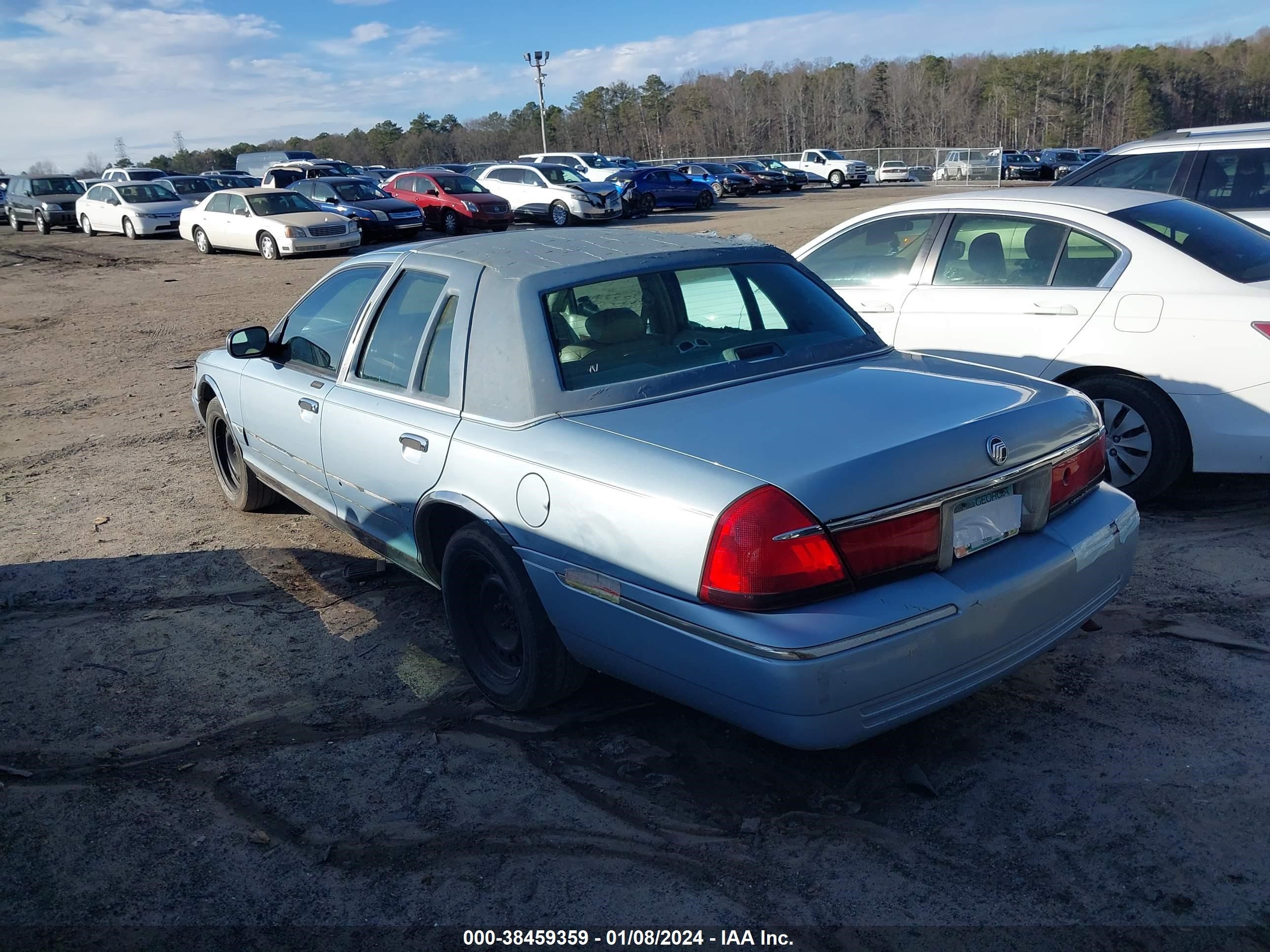 Photo 2 VIN: 2MEFM74W9XX669495 - MERCURY GRAND MARQUIS 