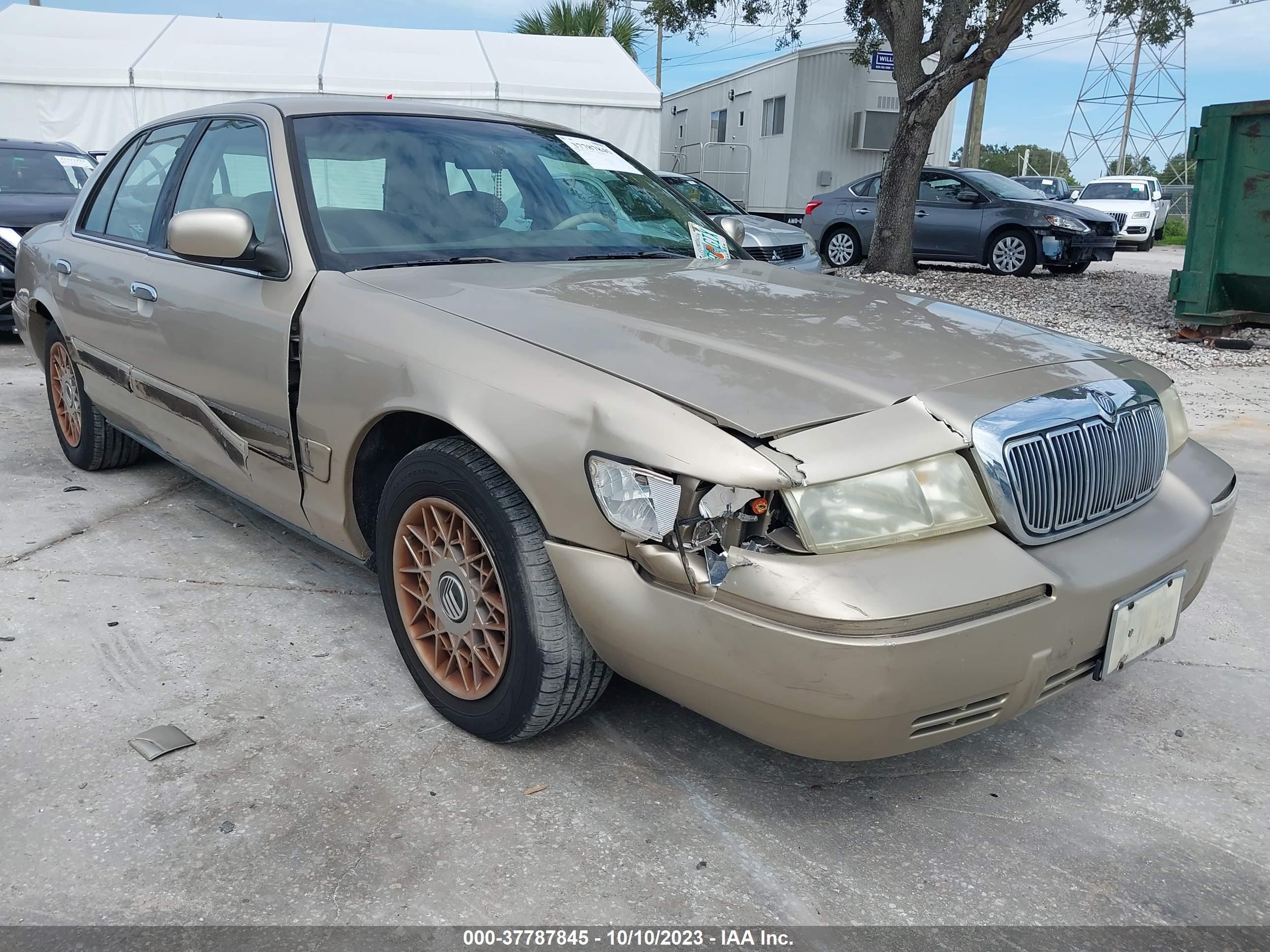 Photo 5 VIN: 2MEFM74W9XX683803 - MERCURY GRAND MARQUIS 