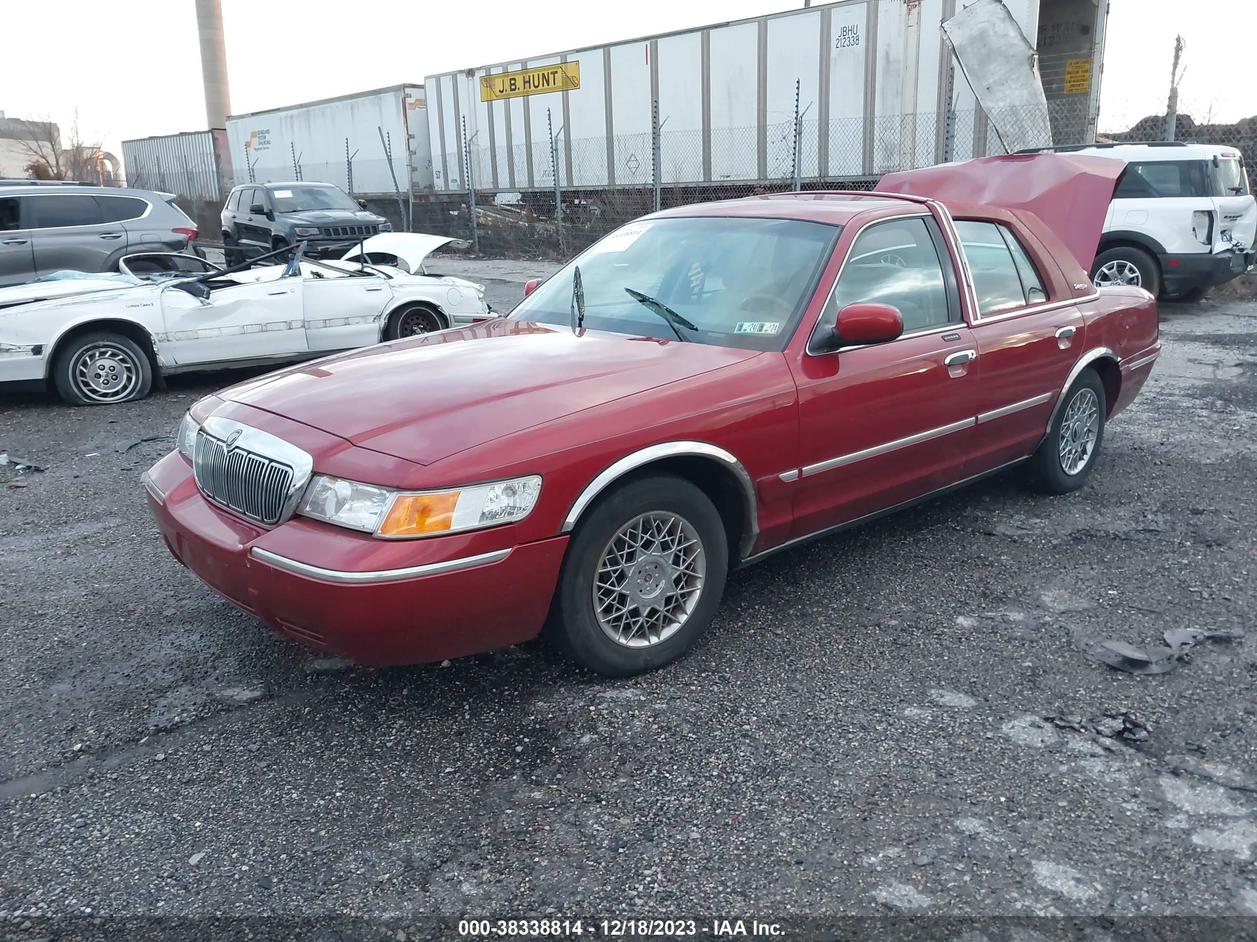 Photo 1 VIN: 2MEFM74W9YX642282 - MERCURY GRAND MARQUIS 