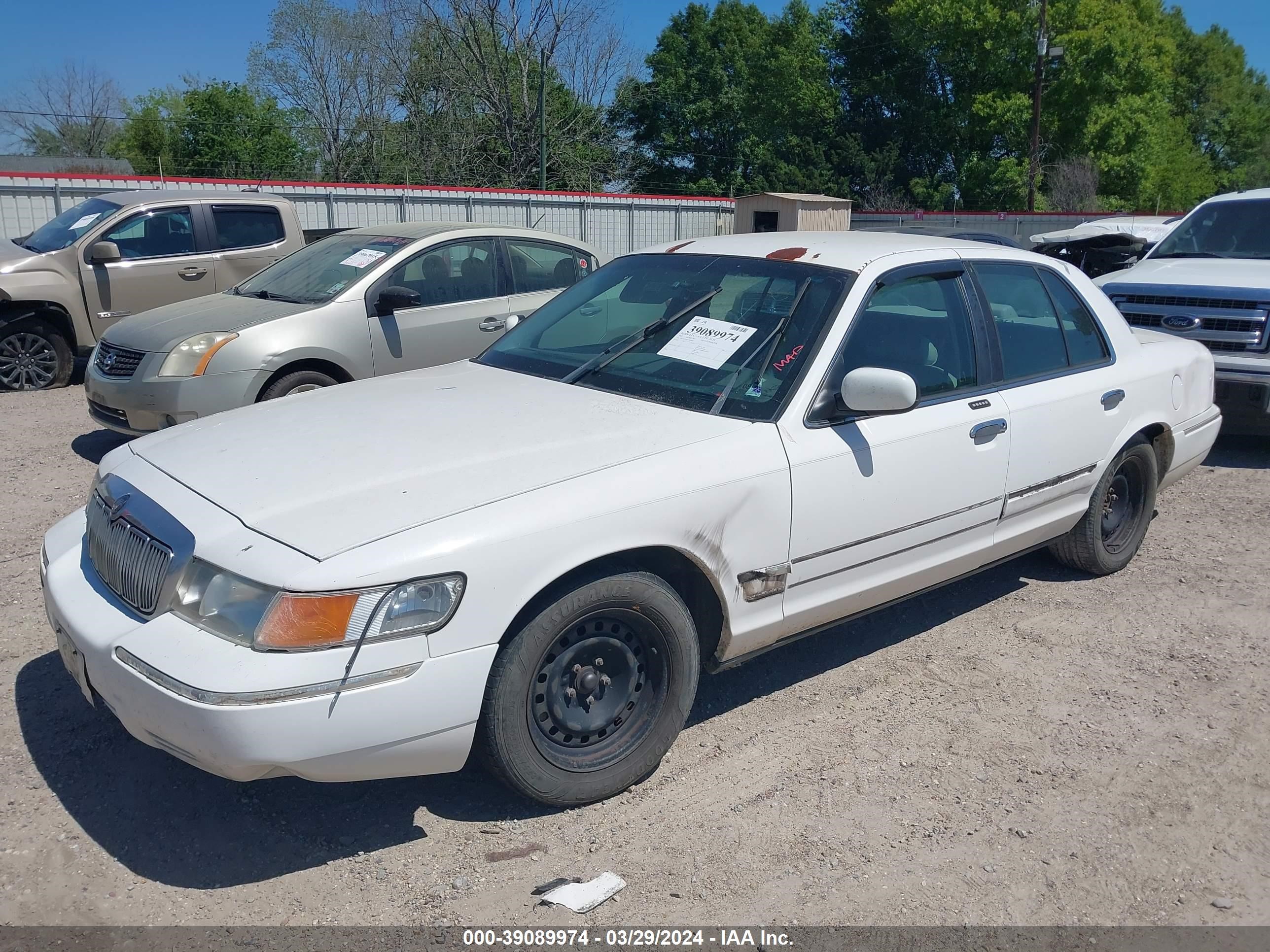 Photo 1 VIN: 2MEFM74WX2X660944 - MERCURY GRAND MARQUIS 