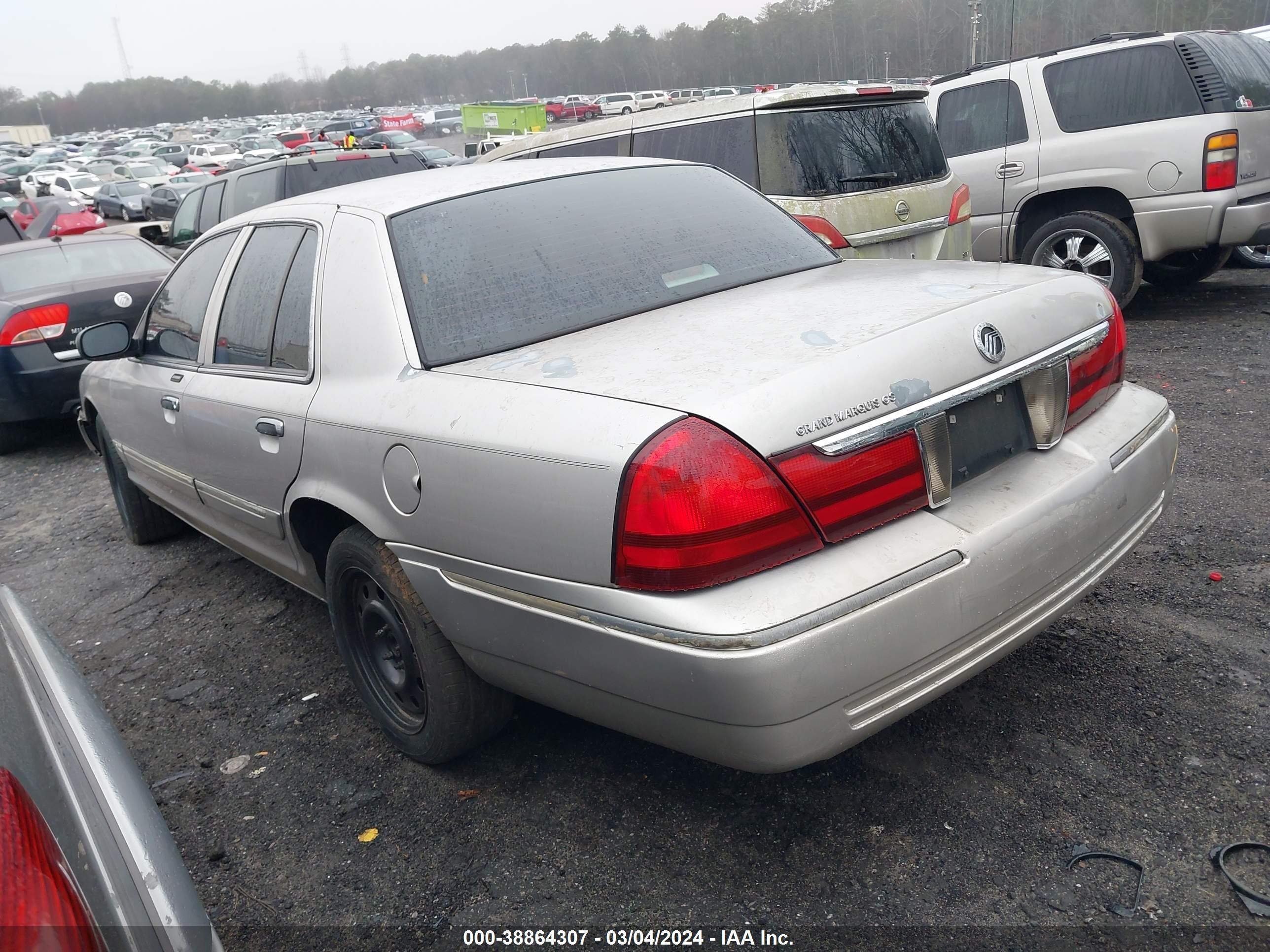 Photo 2 VIN: 2MEFM74WX5X601171 - MERCURY GRAND MARQUIS 